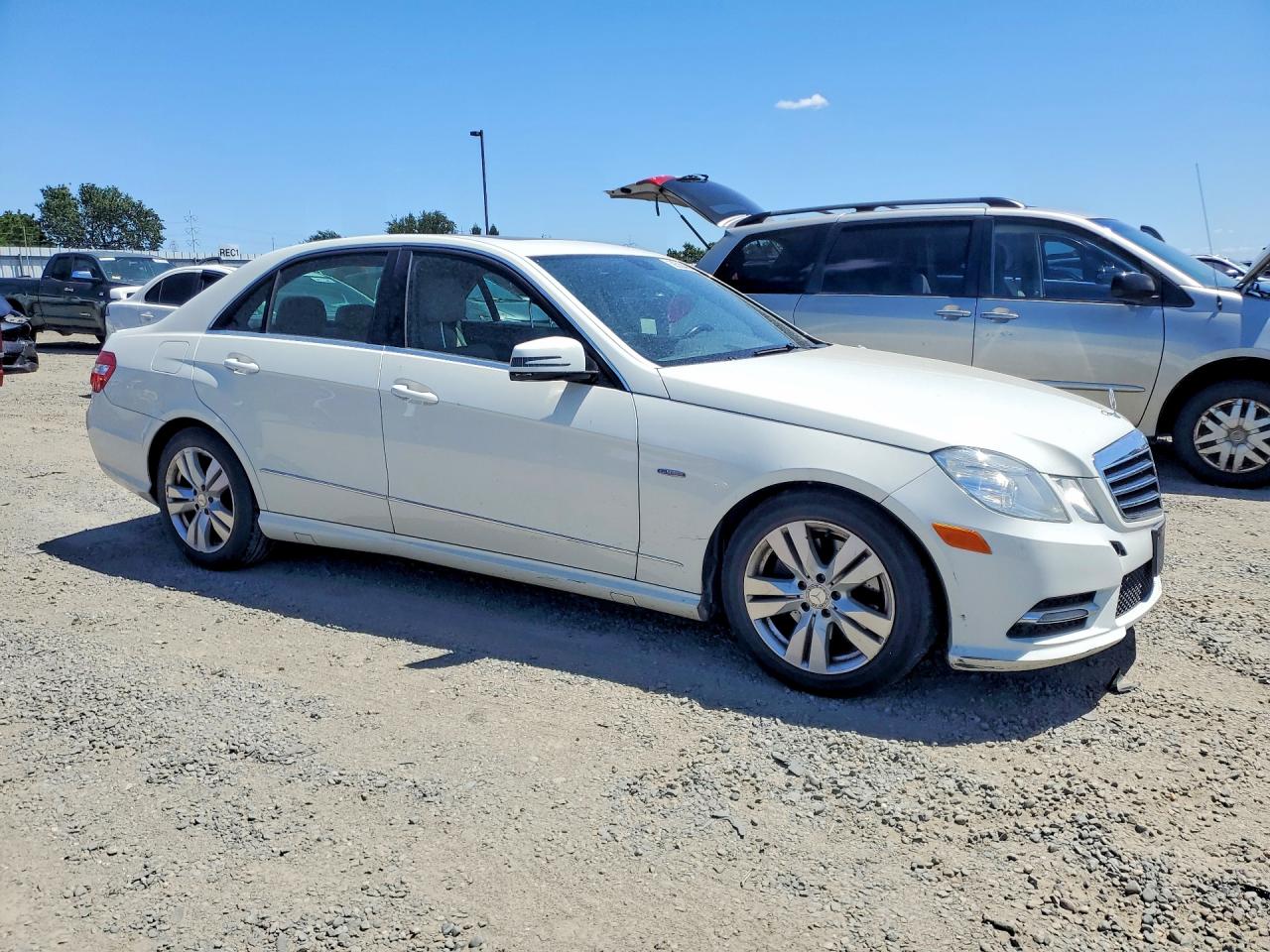 2012 Mercedes-benz E 350 Bluetec White vin: WDDHF2EB5CA592295