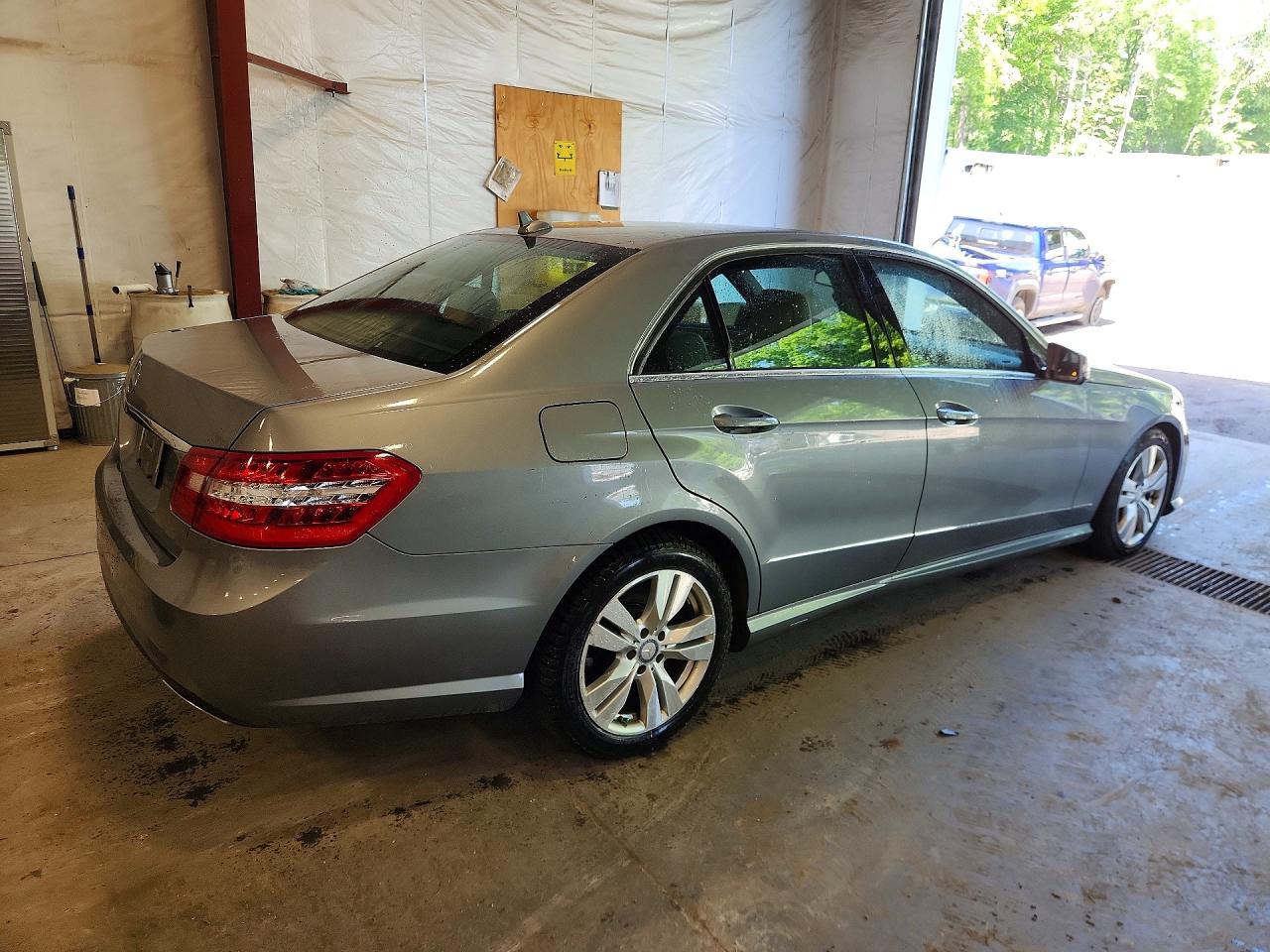 2011 Mercedes-benz E 350 Bluetec Silver vin: WDDHF2EB6BA444350