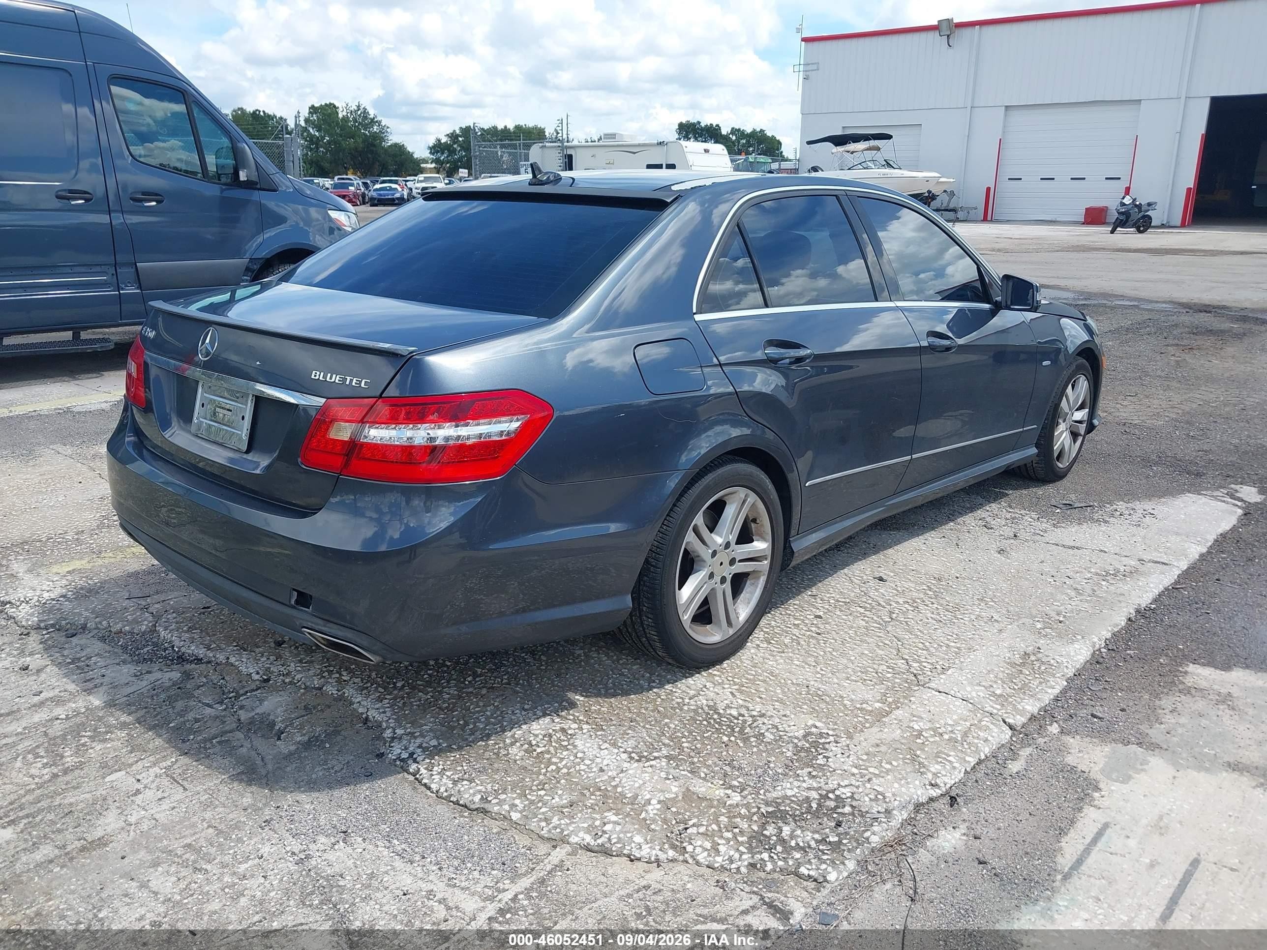 2012 Mercedes-benz E 350 Bluetec   Gray vin: WDDHF2EB6CA587882