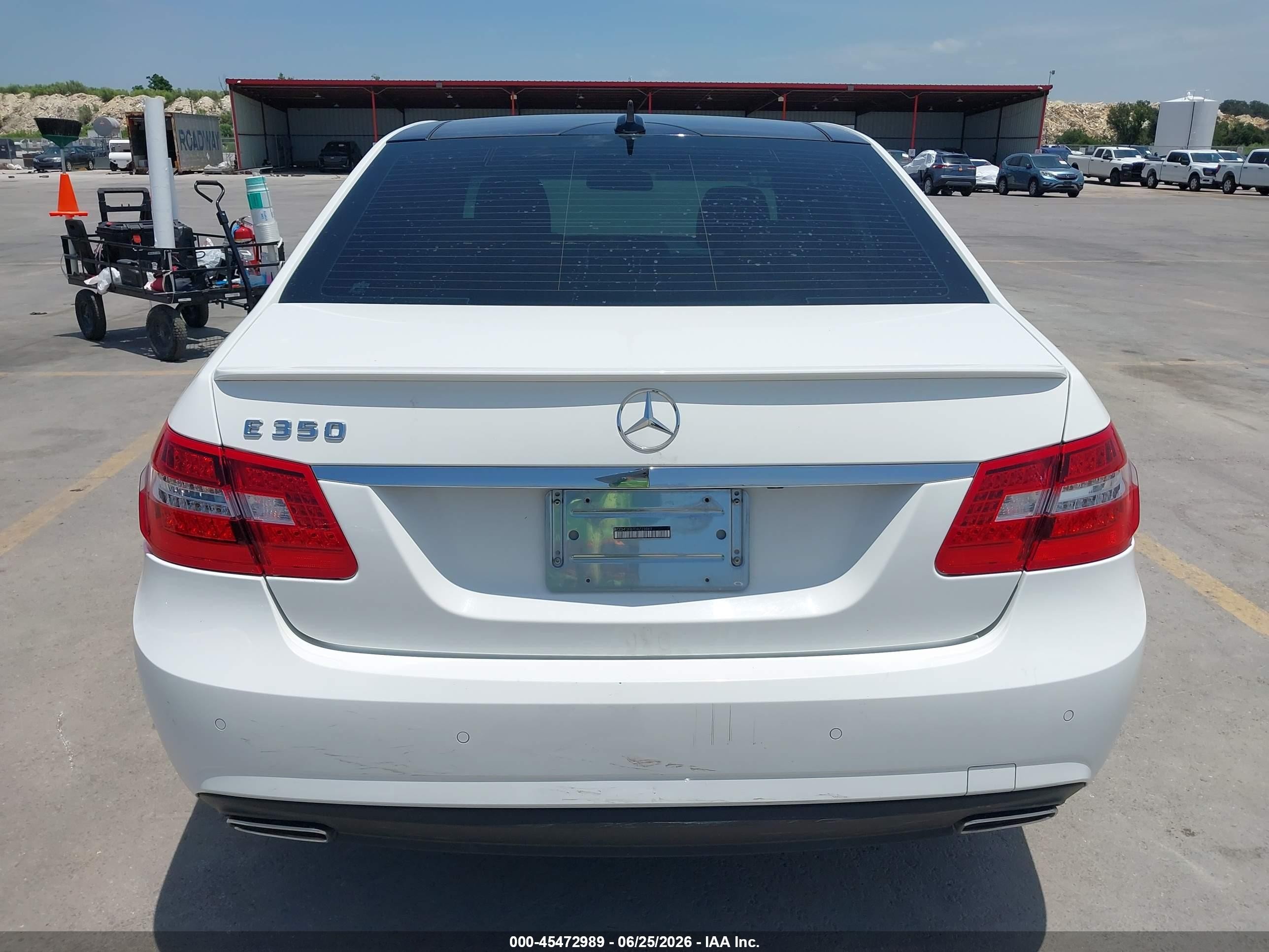 2013 Mercedes-benz E 350 Bluetec   White vin: WDDHF2EB7DA723969