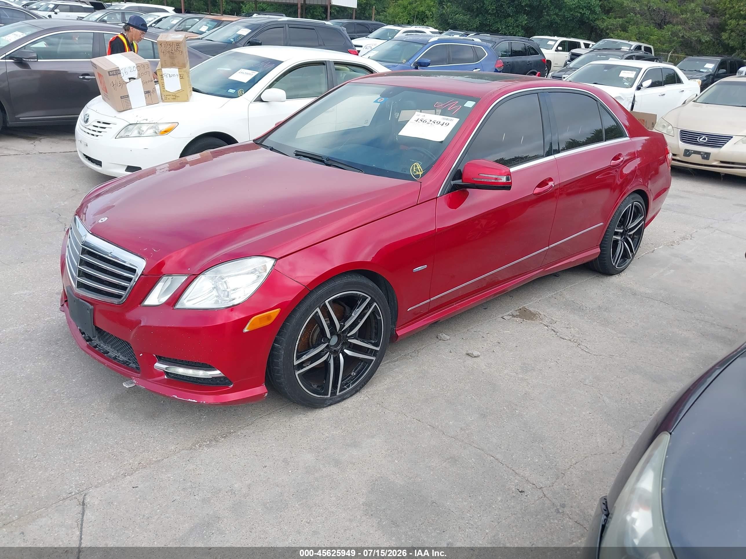2012 Mercedes-benz E 350 Bluetec   Красный vin: WDDHF2EB8CA565804