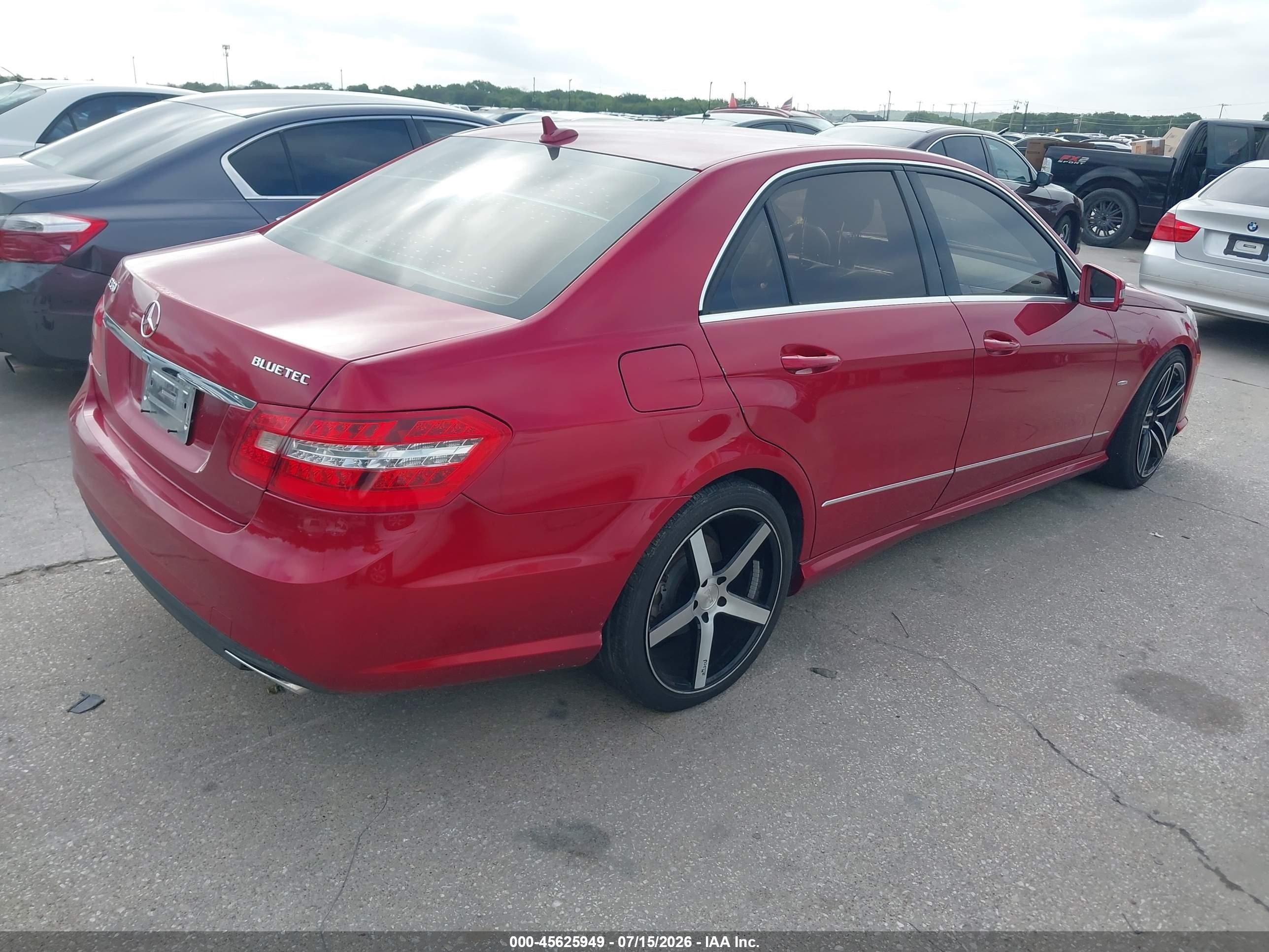 2012 Mercedes-benz E 350 Bluetec   Красный vin: WDDHF2EB8CA565804