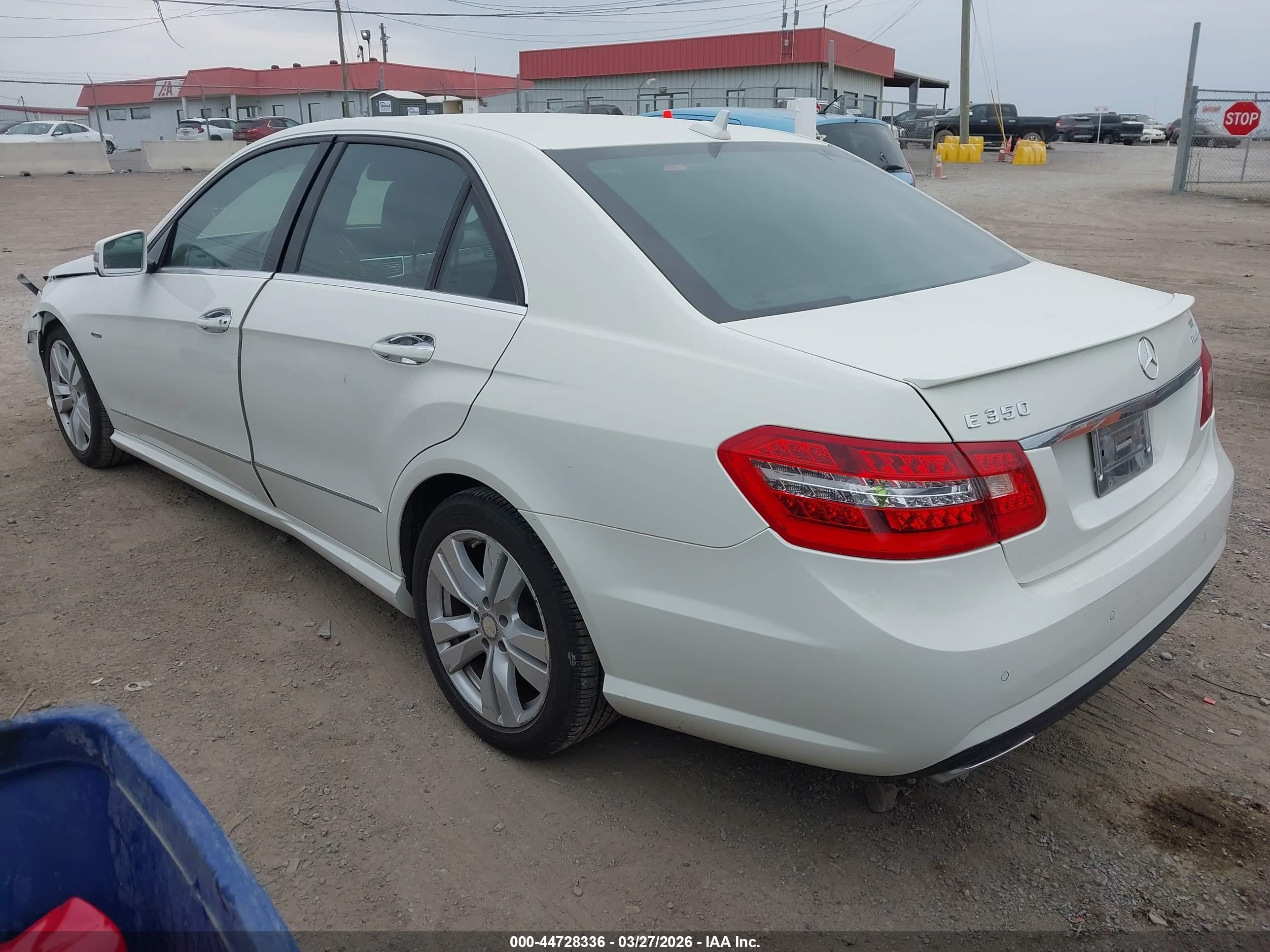 2012 Mercedes-benz E 350 Bluetec   White vin: WDDHF2EB9CA560949