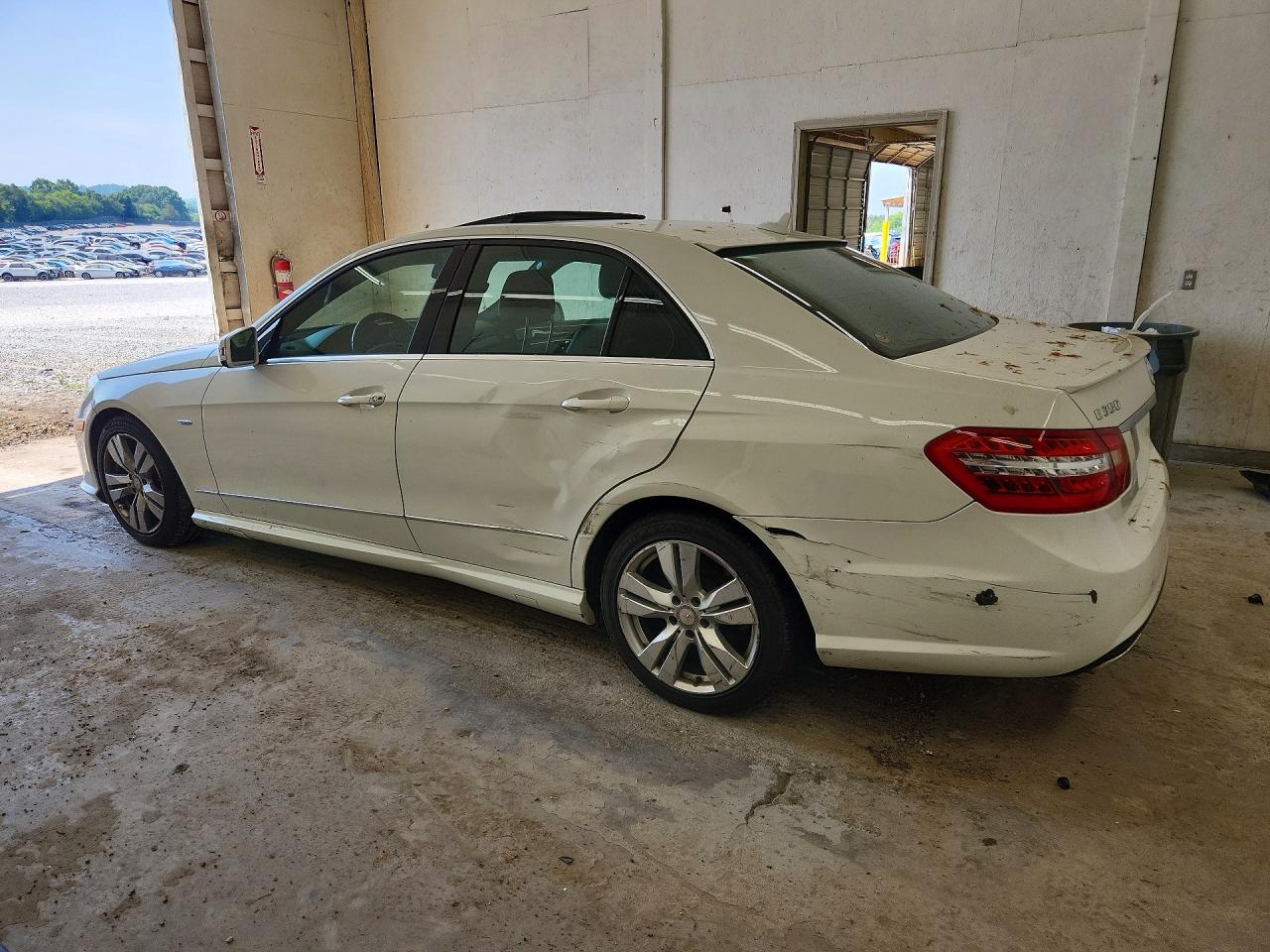 2011 Mercedes-benz E 350 Bluetec White vin: WDDHF2EBXBA465461