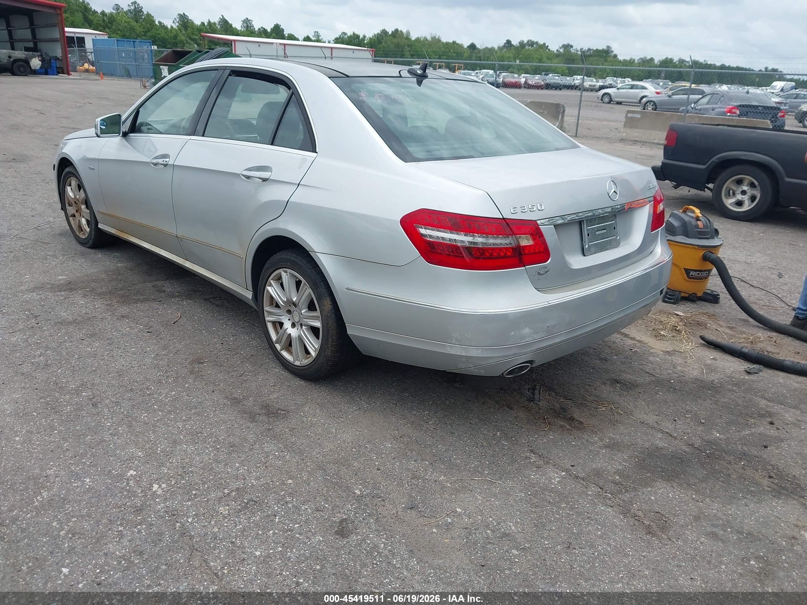 2012 Mercedes-benz E 350 Bluetec   Silver vin: WDDHF2EBXCA591238