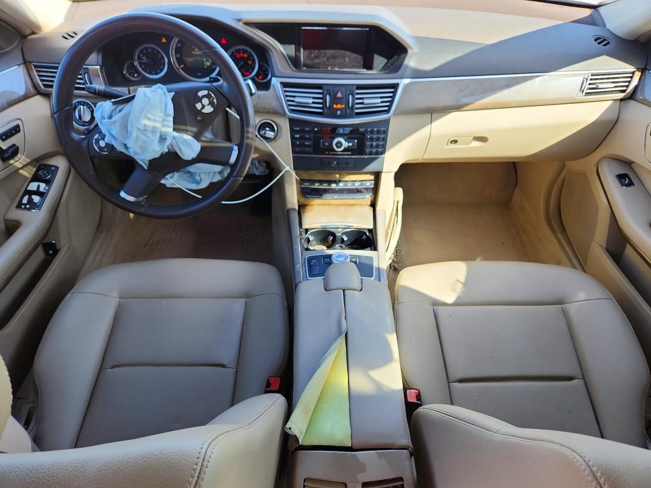 2010 Mercedes-benz E 350 Cream vin: WDDHF5GB0AA036178