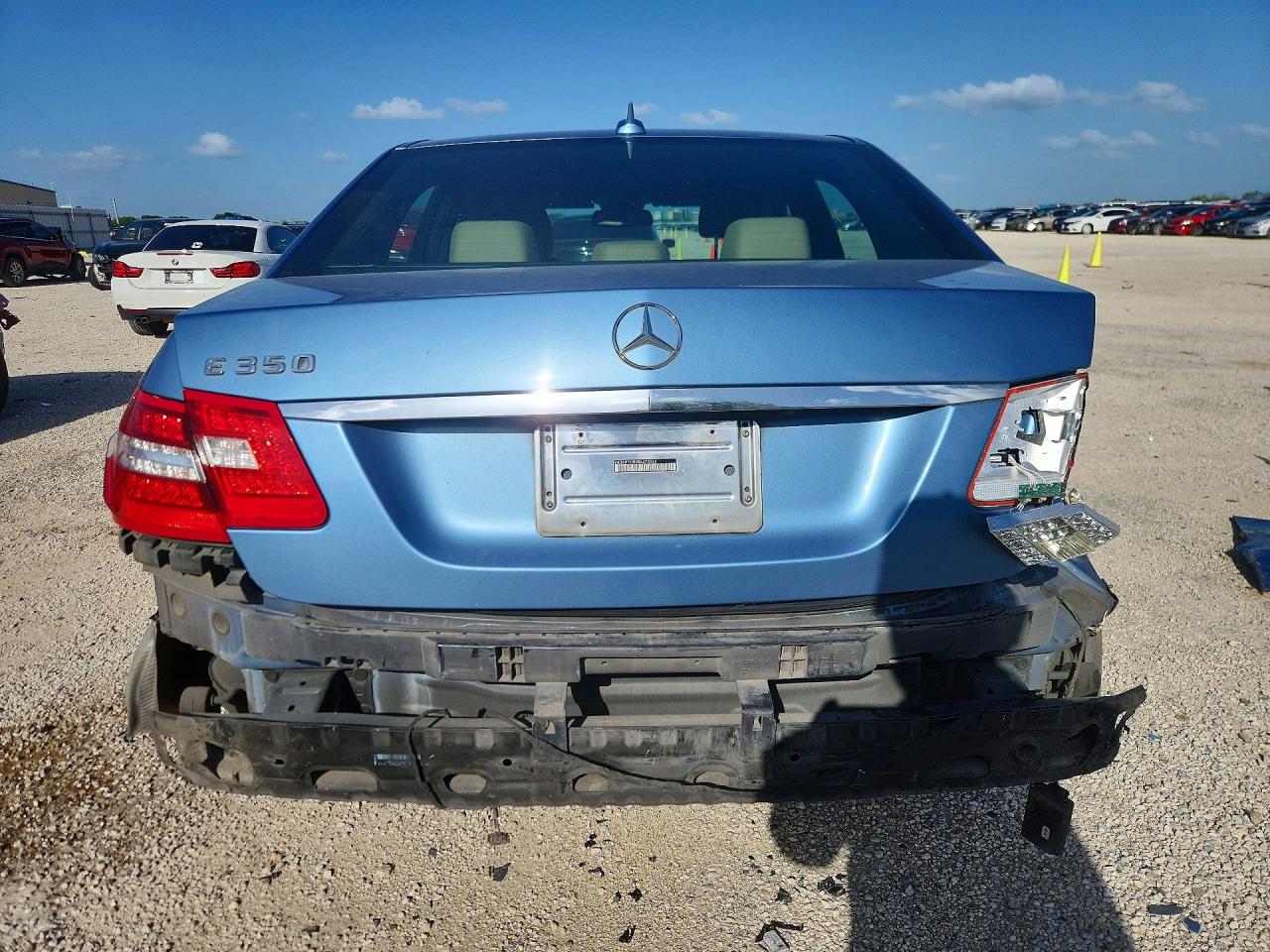 2011 Mercedes-benz E 350 Blue vin: WDDHF5GB0BA473048