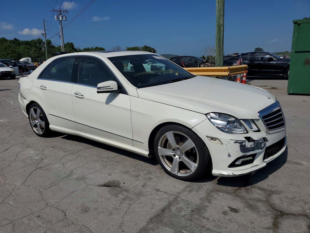 2011 Mercedes-benz E 350 White vin: WDDHF5GB1BA515792