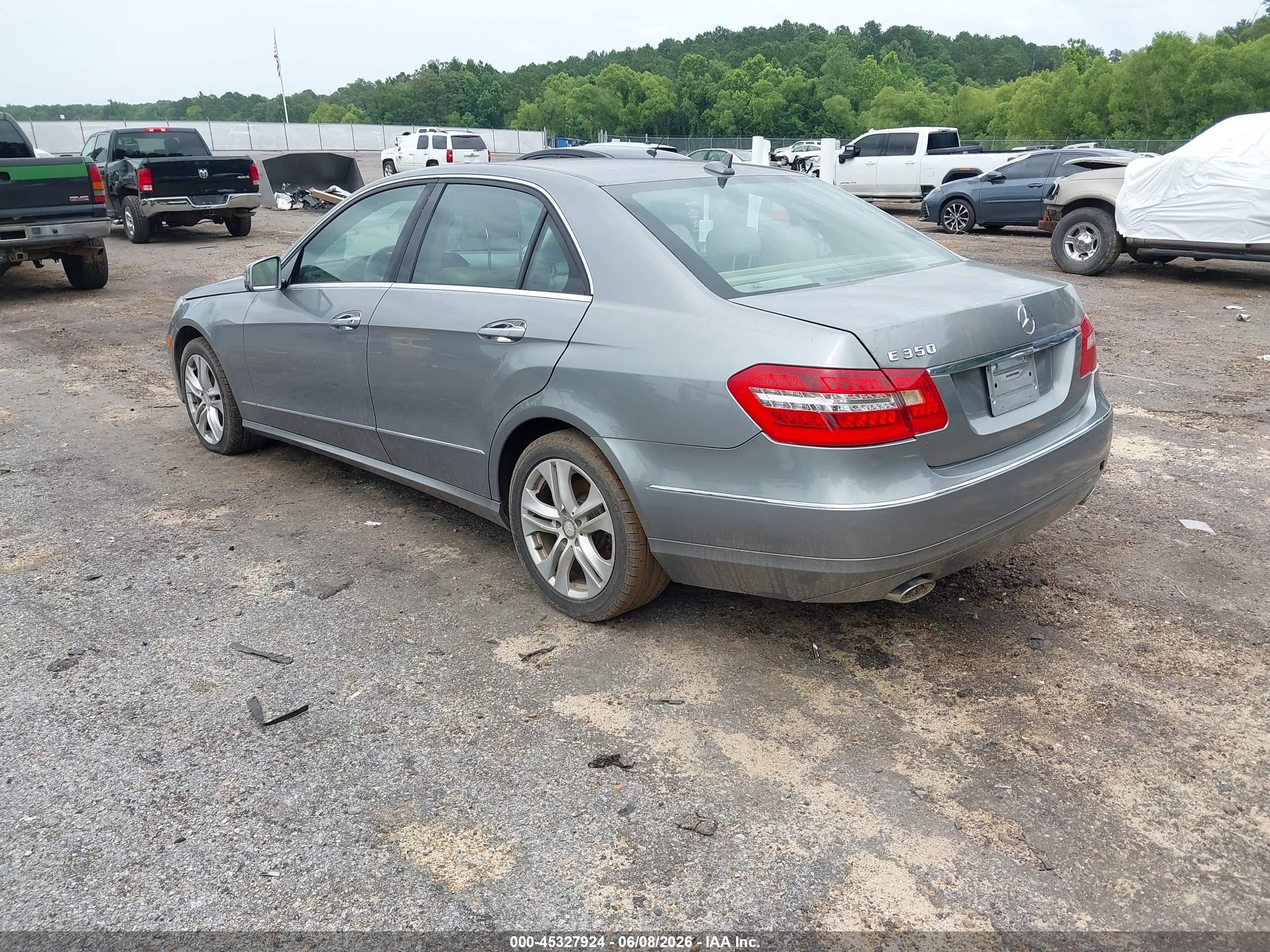 2011 Mercedes-benz E 350   Silver vin: WDDHF5GB2BA434428