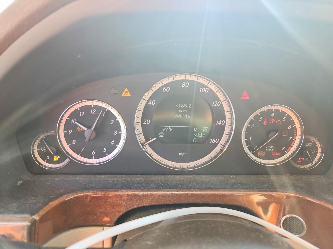 2011 Mercedes-benz E 350 White vin: WDDHF5GB2BA468384