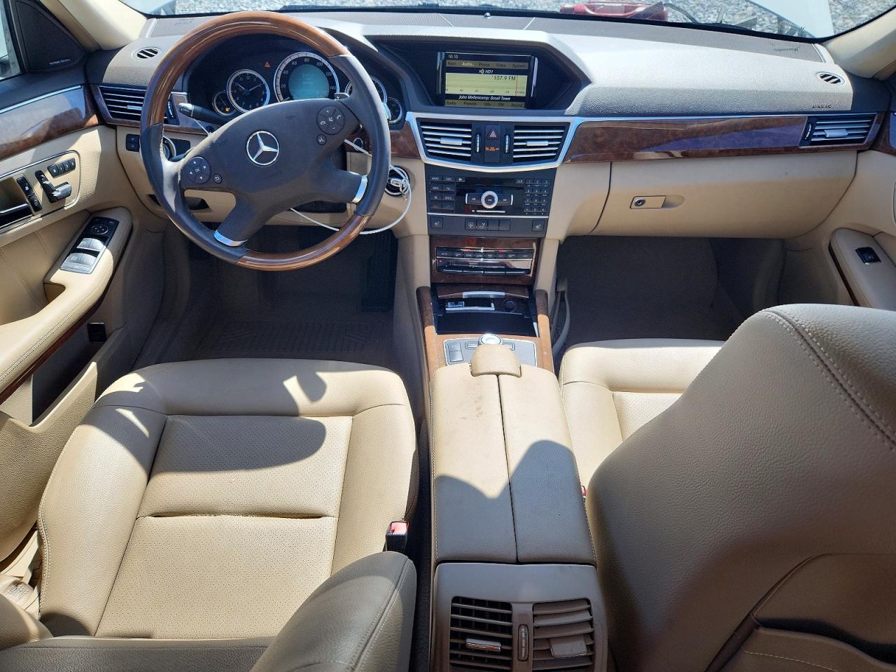 2011 Mercedes-benz E 350 White vin: WDDHF5GB2BA468384