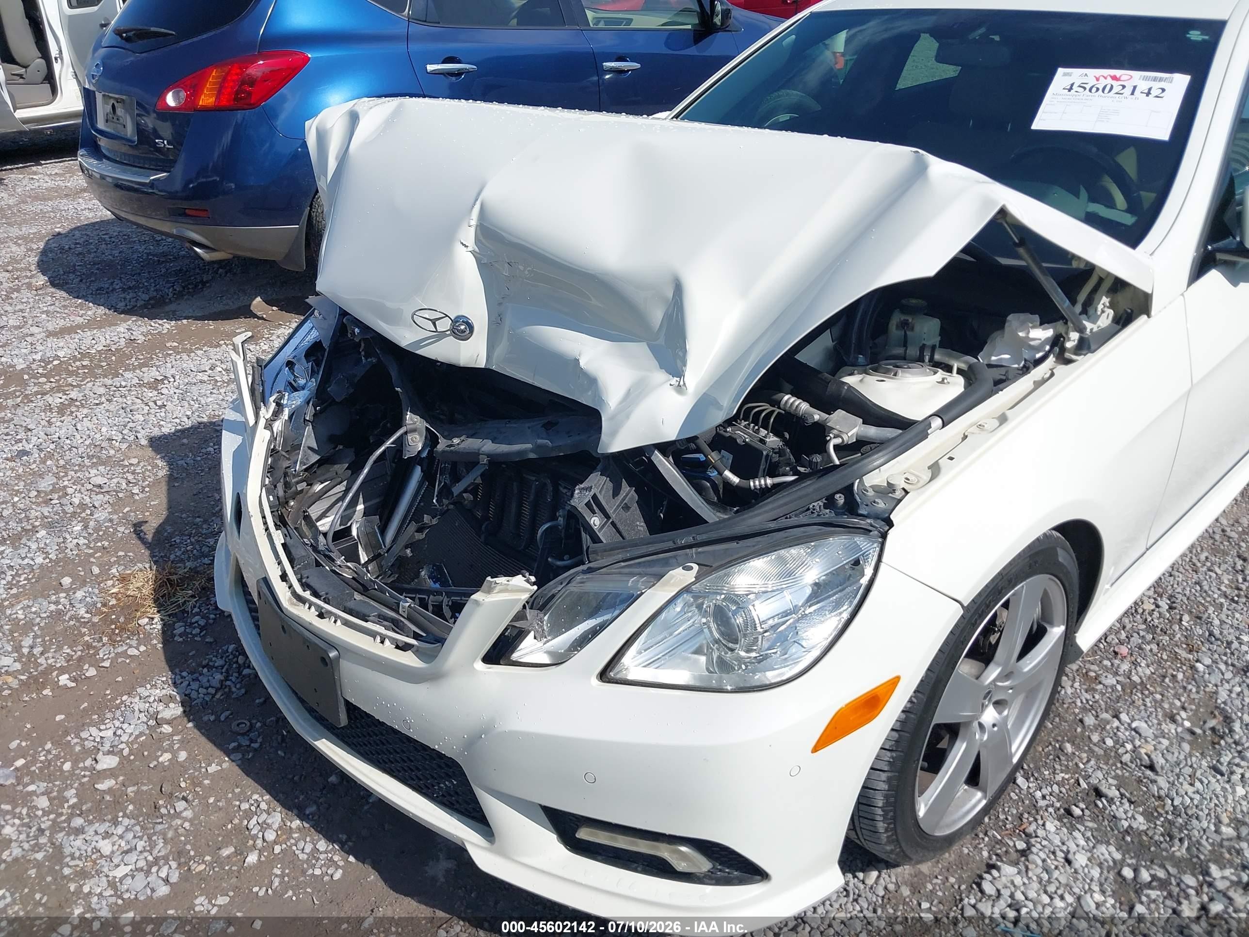 2011 Mercedes-benz E 350   White vin: WDDHF5GB2BA473245