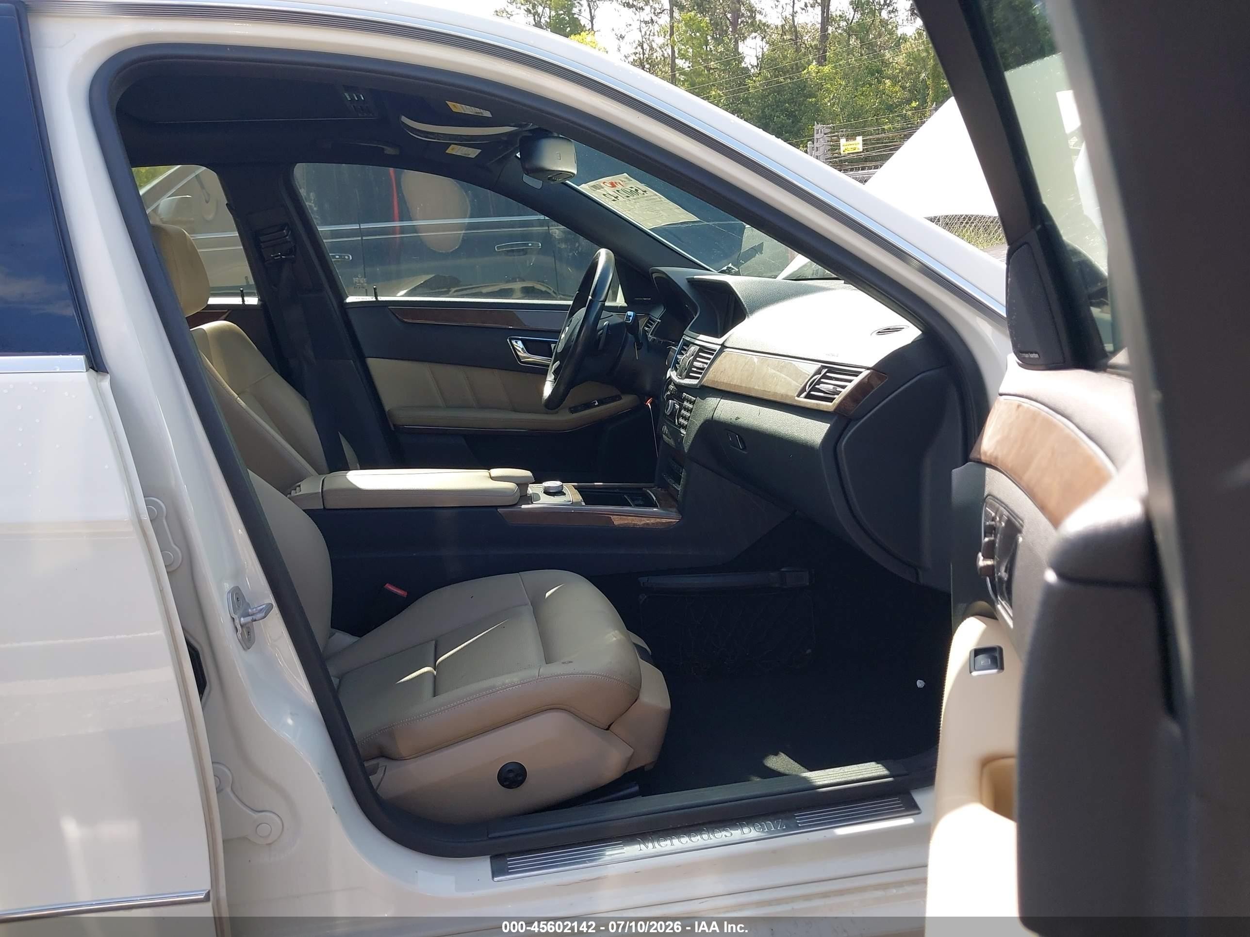 2011 Mercedes-benz E 350   White vin: WDDHF5GB2BA473245