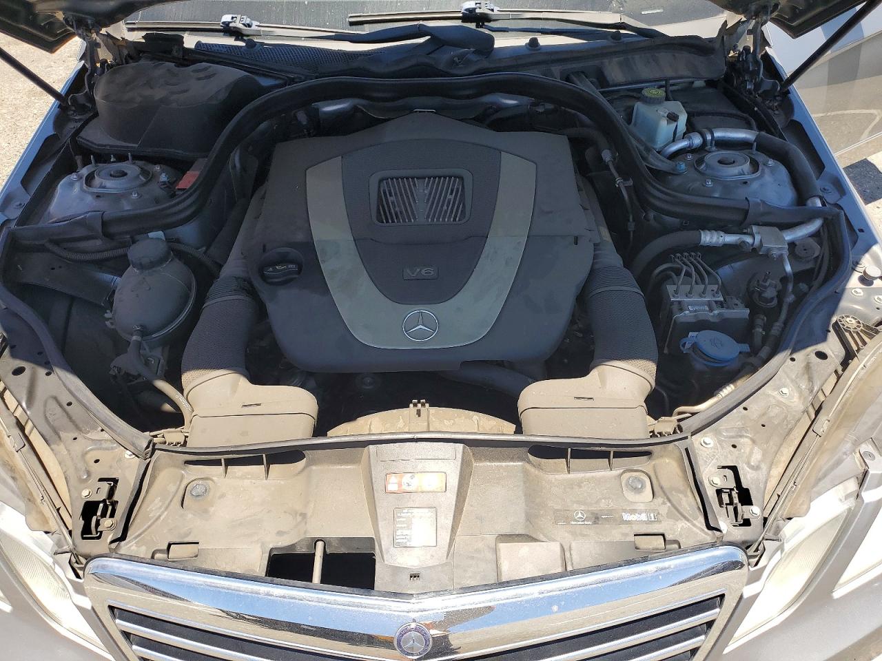 2011 Mercedes-benz E 350 Silver vin: WDDHF5GB4BA497322