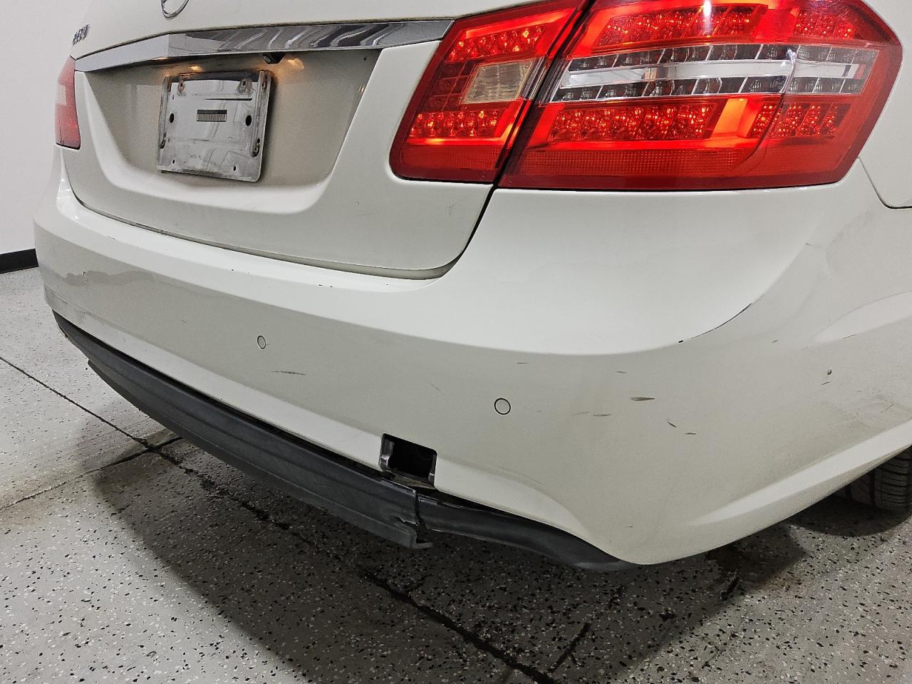 2011 Mercedes-benz E 350 White vin: WDDHF5GB5BA505136 Damage: Rear Bumper, Chipped, 10 Or More