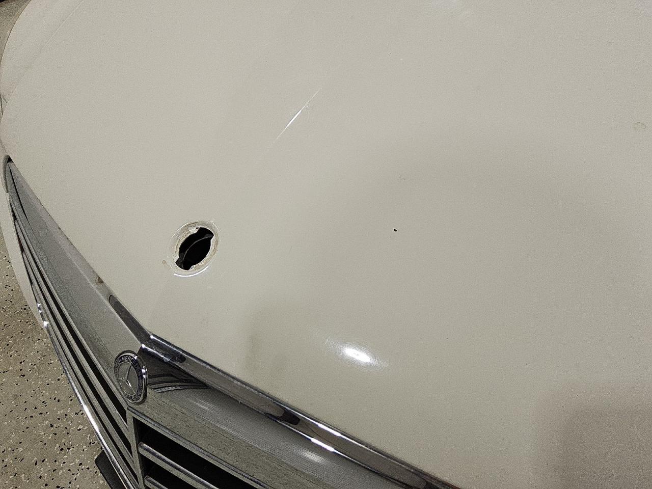 2011 Mercedes-benz E 350 White vin: WDDHF5GB5BA505136 Damage: Hood, Chipped, 4