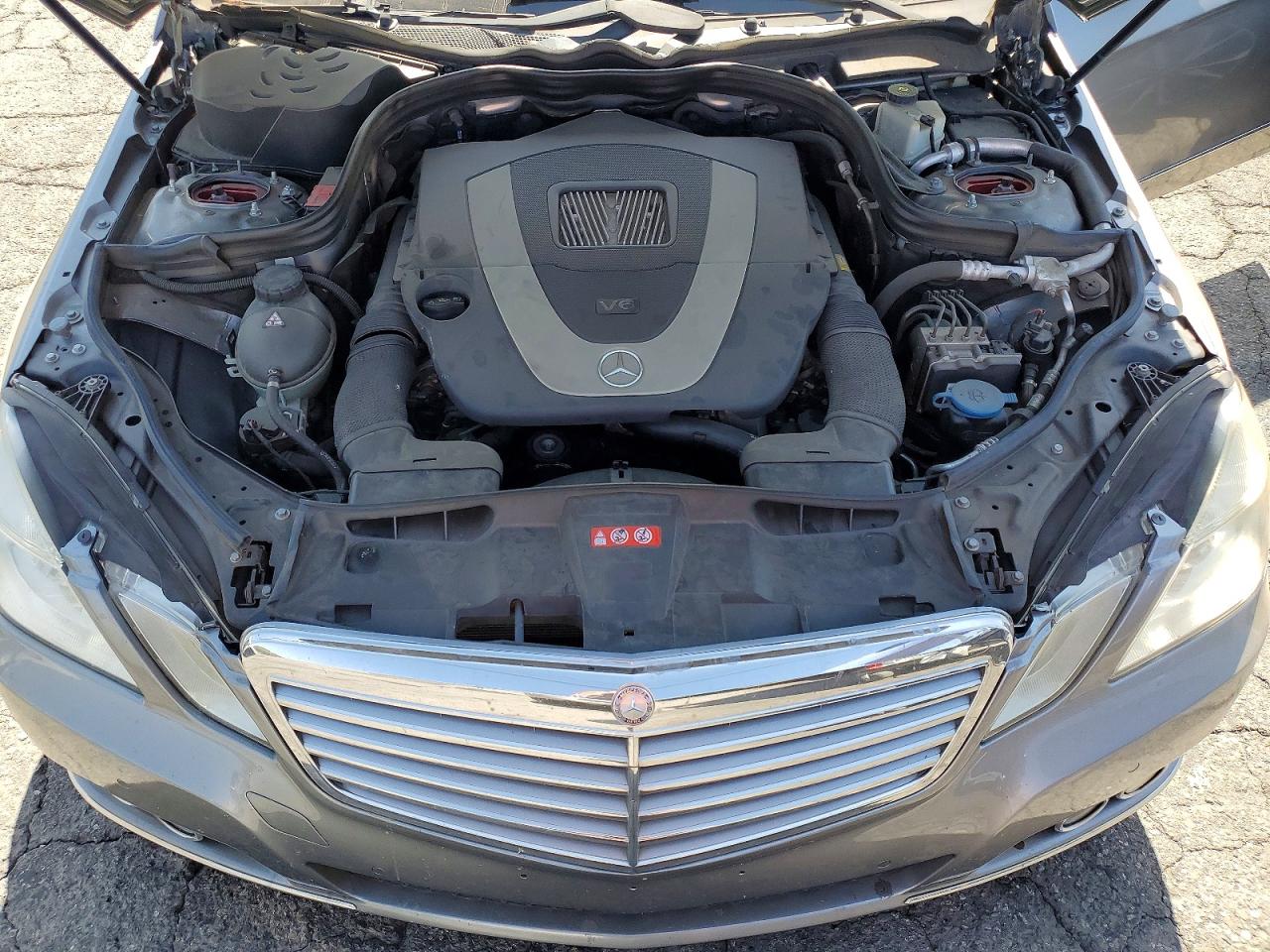 2011 Mercedes-benz E 350 Gray vin: WDDHF5GB6BA445089