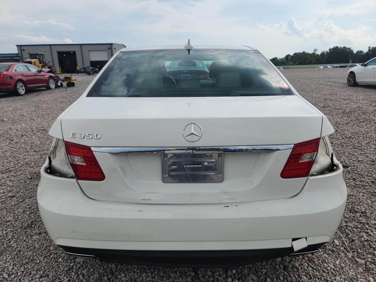 2011 Mercedes-benz E 350 Белый vin: WDDHF5GB7BA316455