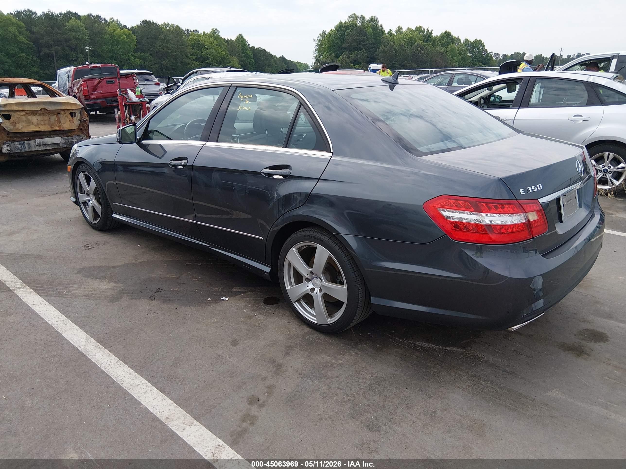 2011 Mercedes-benz E 350   Серый vin: WDDHF5GB9BA299769