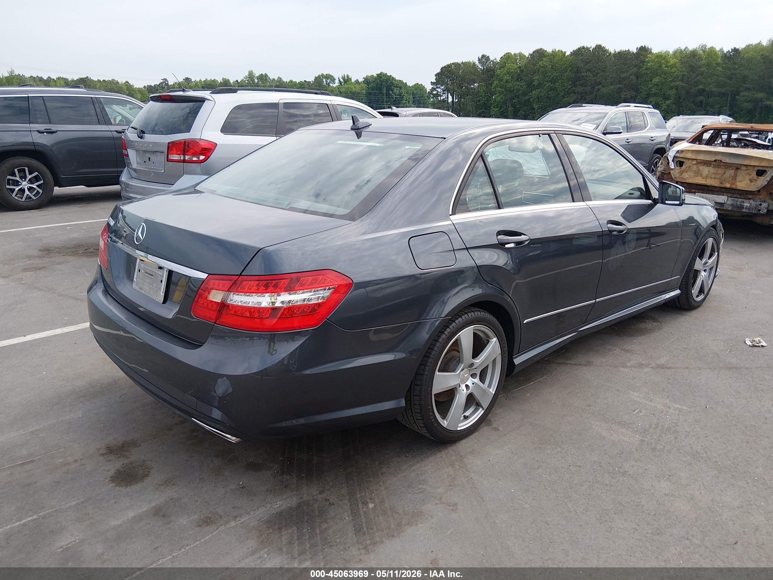 2011 Mercedes-benz E 350   Серый vin: WDDHF5GB9BA299769