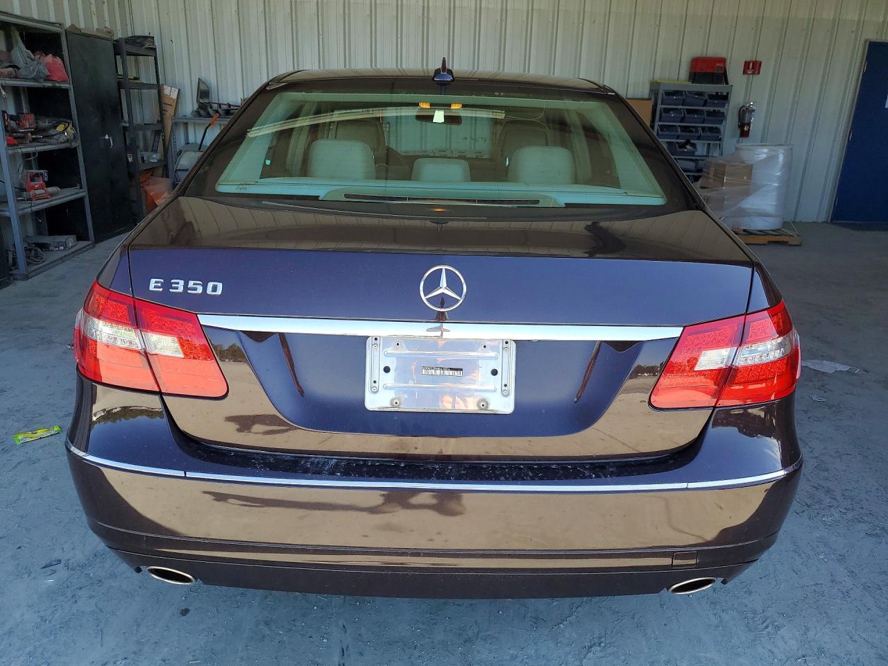 2011 Mercedes-benz E 350 Коричневый vin: WDDHF5GB9BA410076