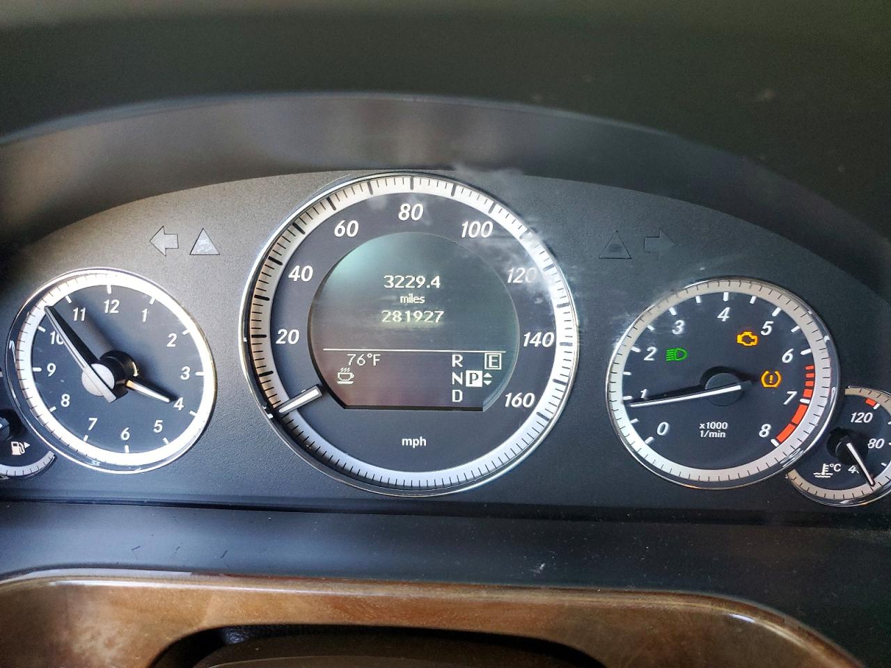 2011 Mercedes-benz E 350 Коричневый vin: WDDHF5GB9BA410076