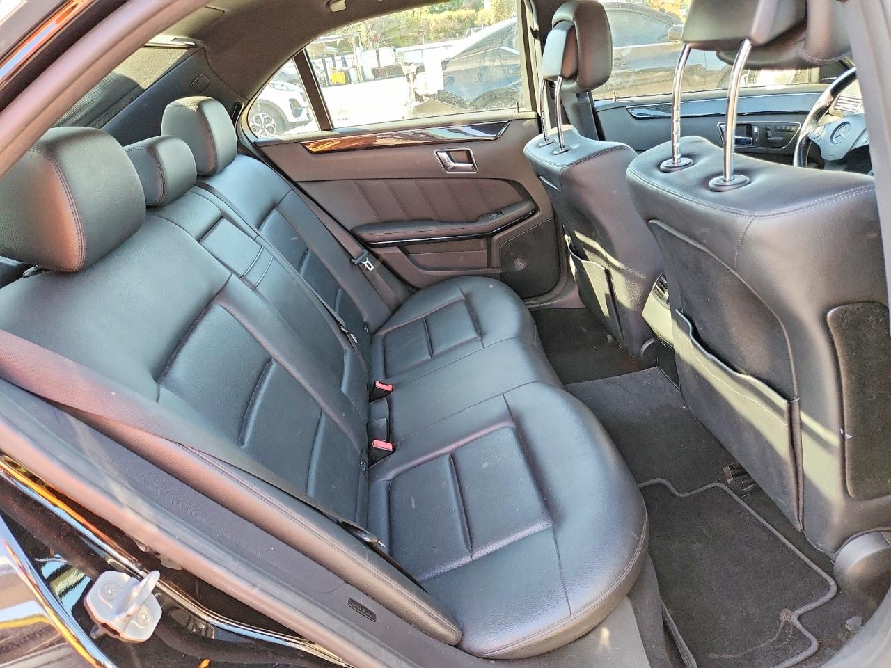 2010 Mercedes-benz E 350 Черный vin: WDDHF5GBXAA076431