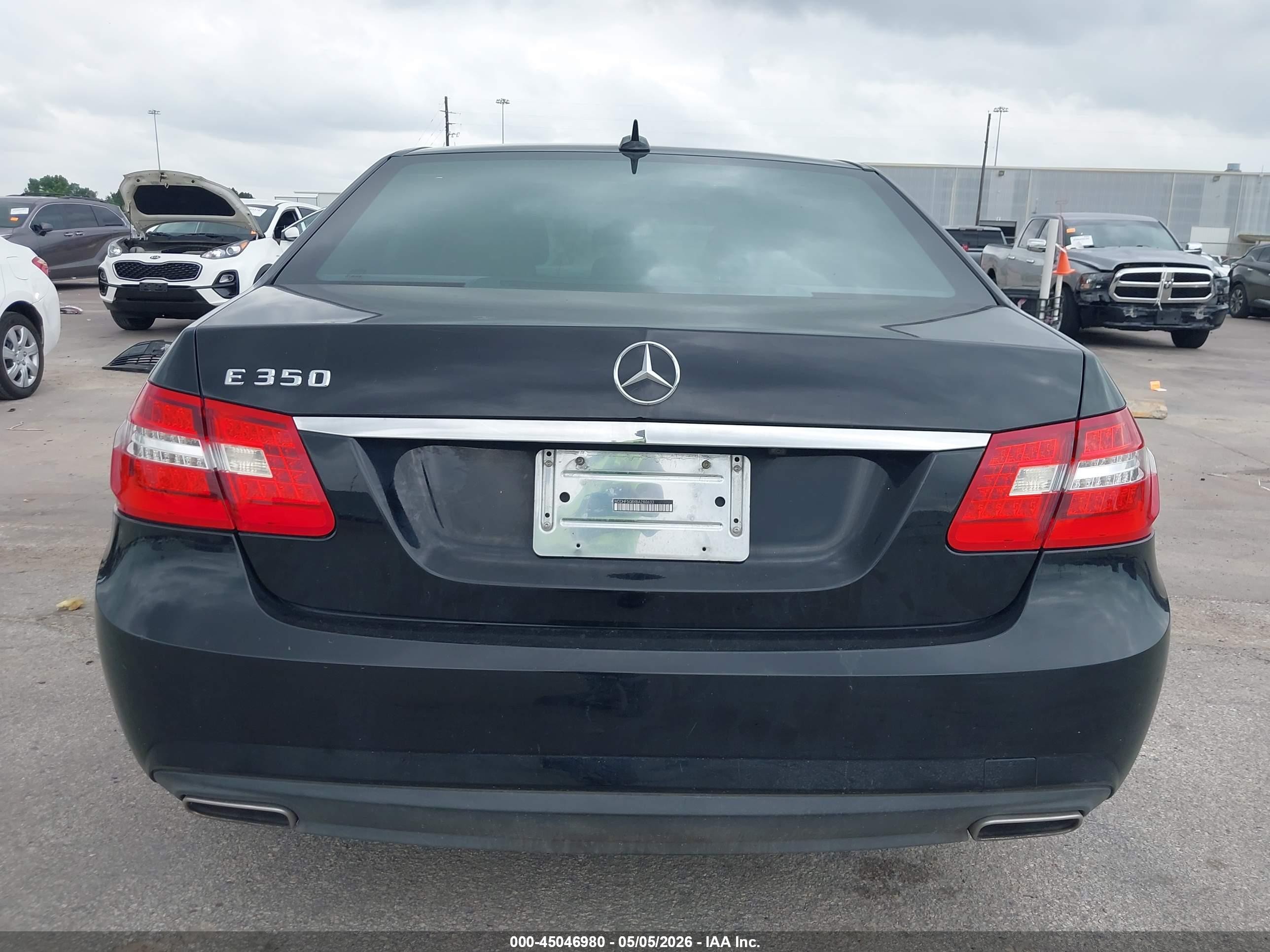 2011 Mercedes-benz E 350   Черный vin: WDDHF5GBXBA280633
