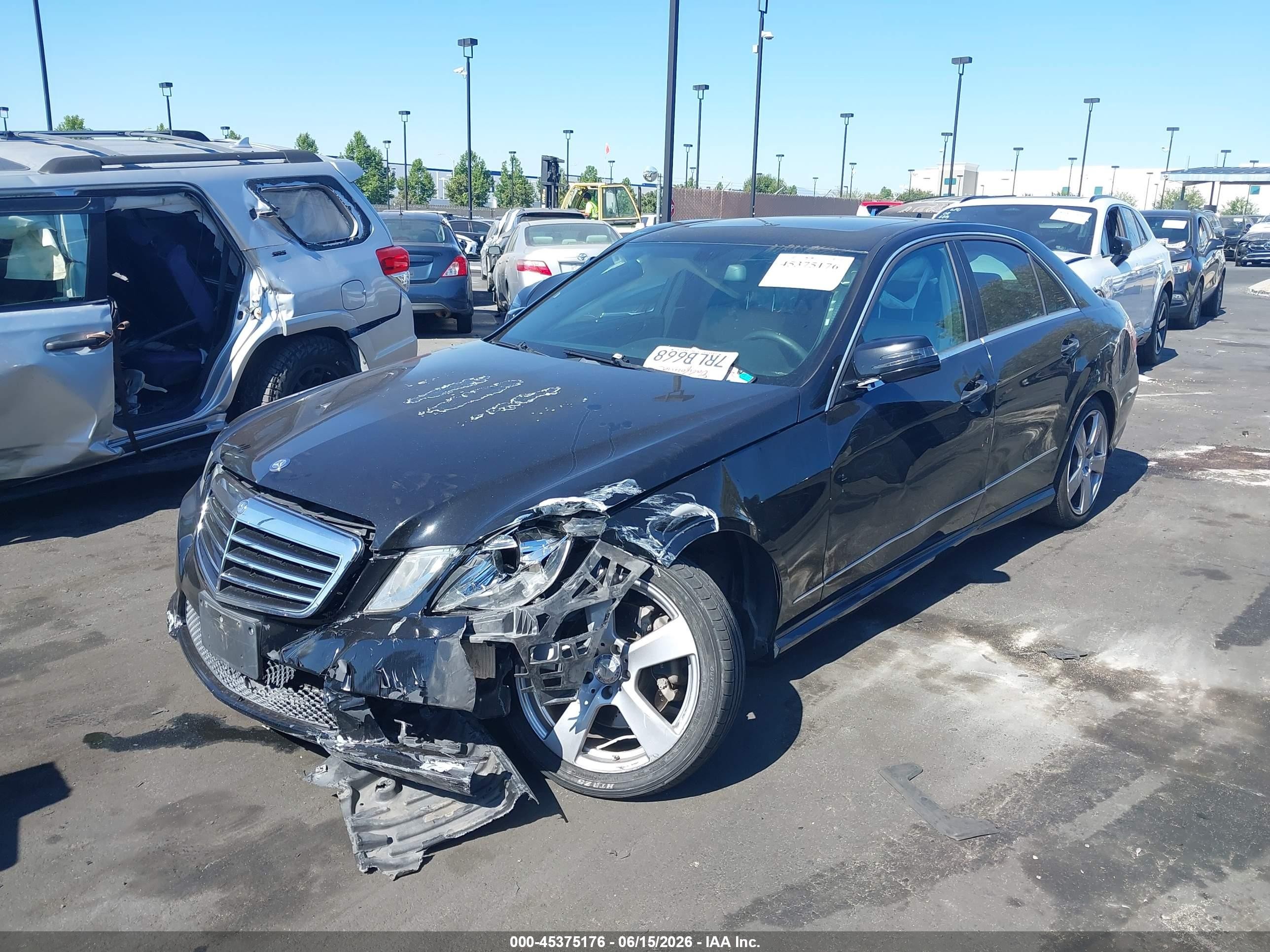 2011 Mercedes-benz E 350   Black vin: WDDHF5GBXBA397175