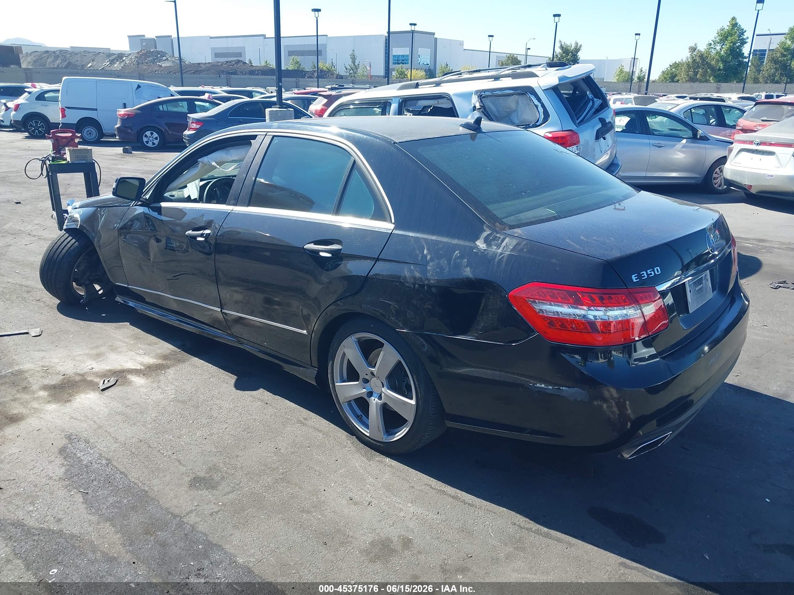 2011 Mercedes-benz E 350   Black vin: WDDHF5GBXBA397175