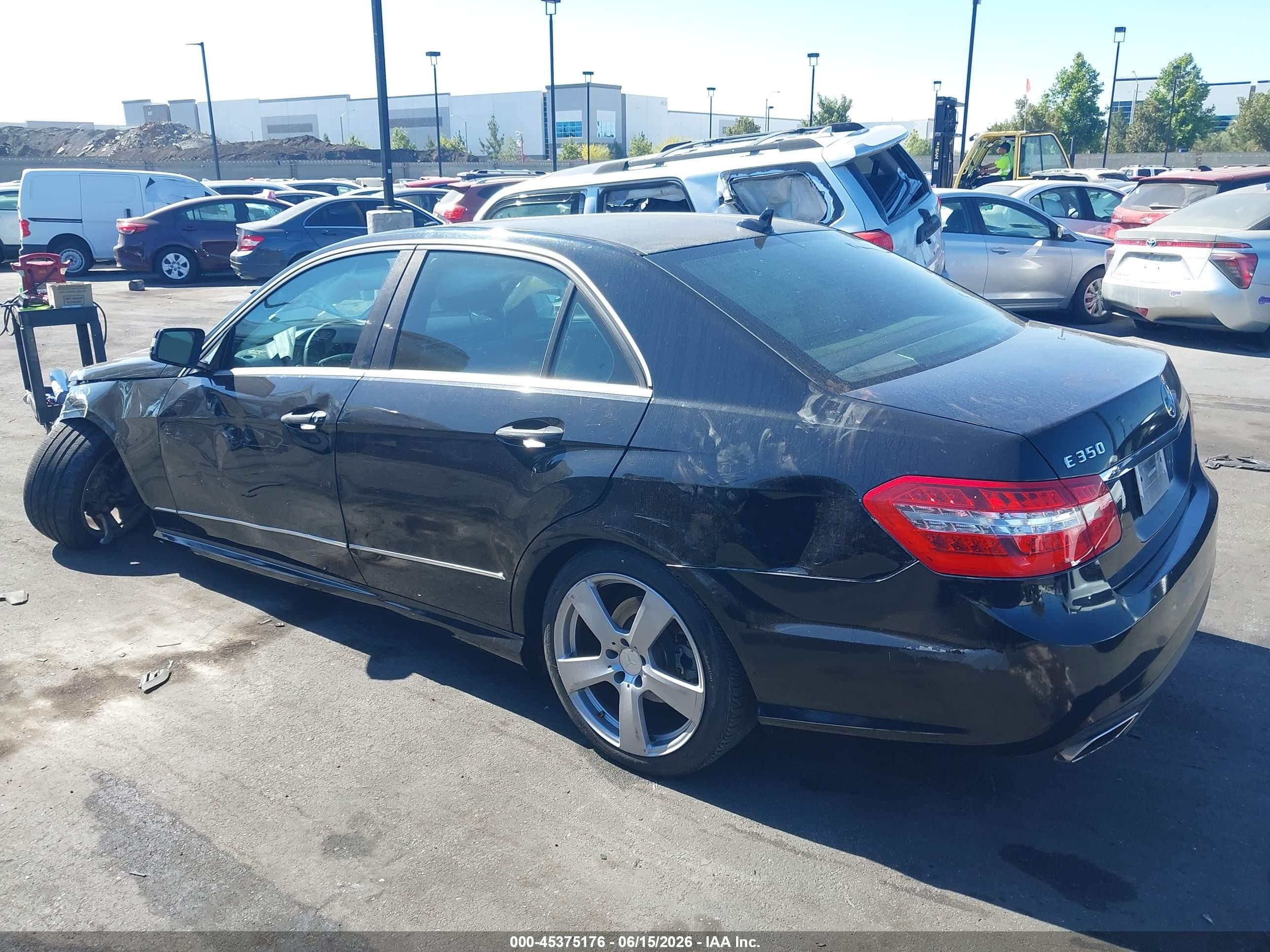 2011 Mercedes-benz E 350   Black vin: WDDHF5GBXBA397175