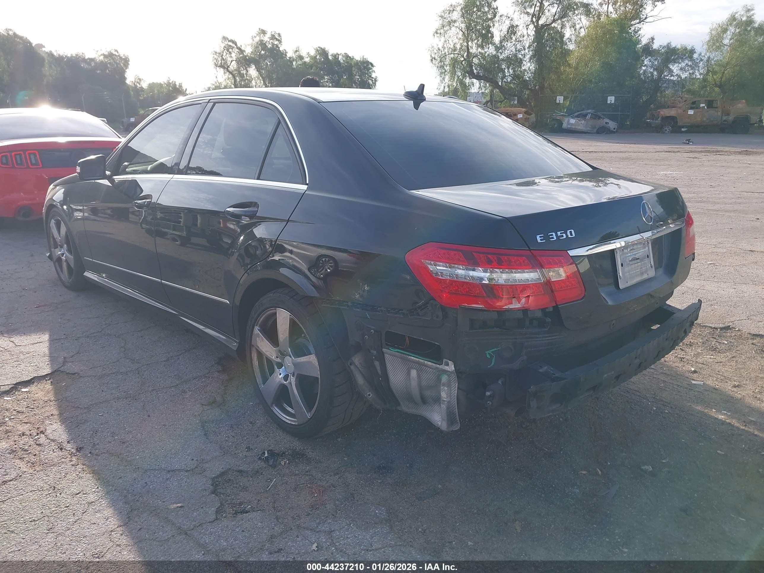 2011 Mercedes-benz E 350   Black vin: WDDHF5GBXBA403802