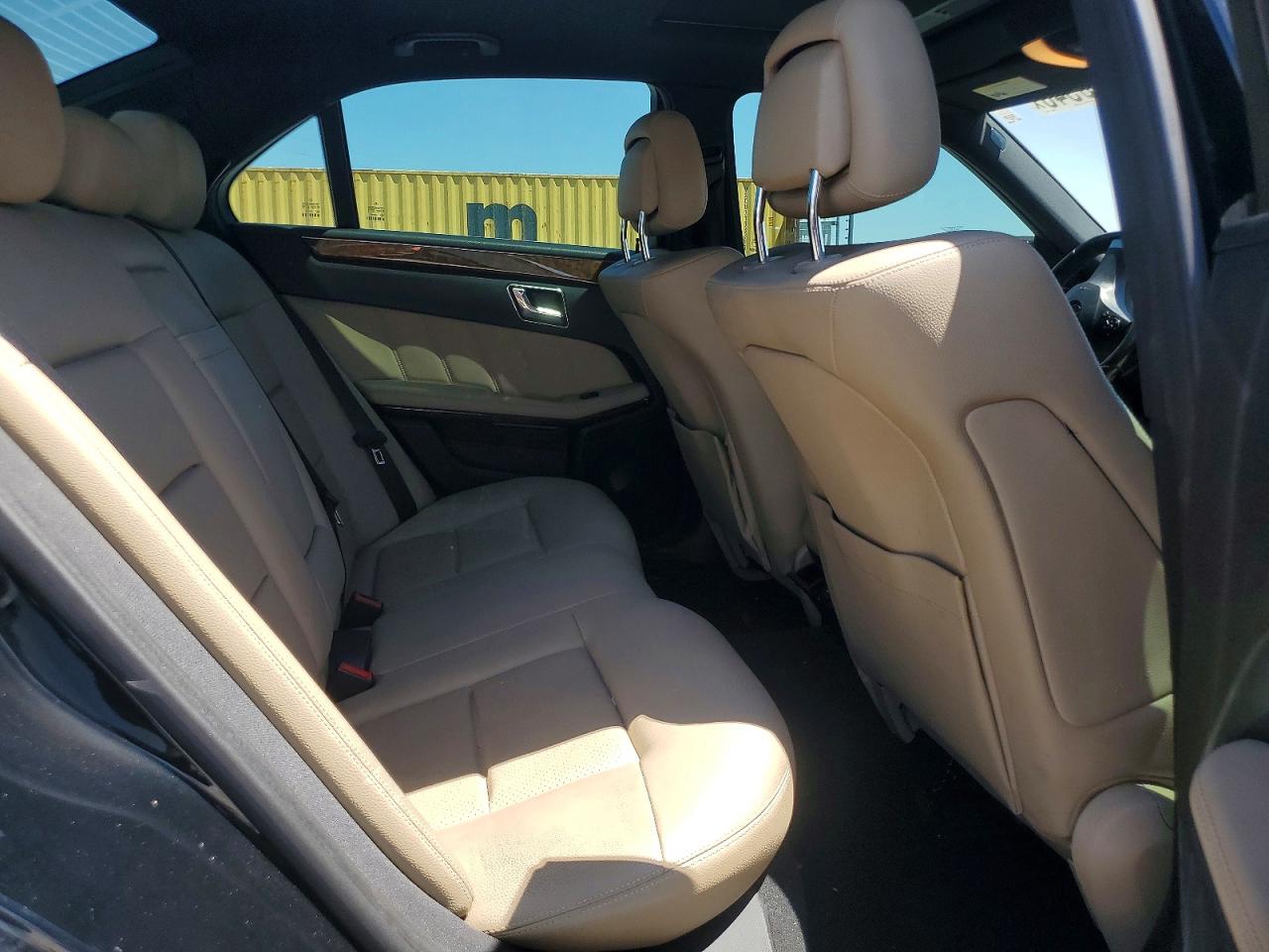 2011 Mercedes-benz E 350 Black vin: WDDHF5GBXBA417442