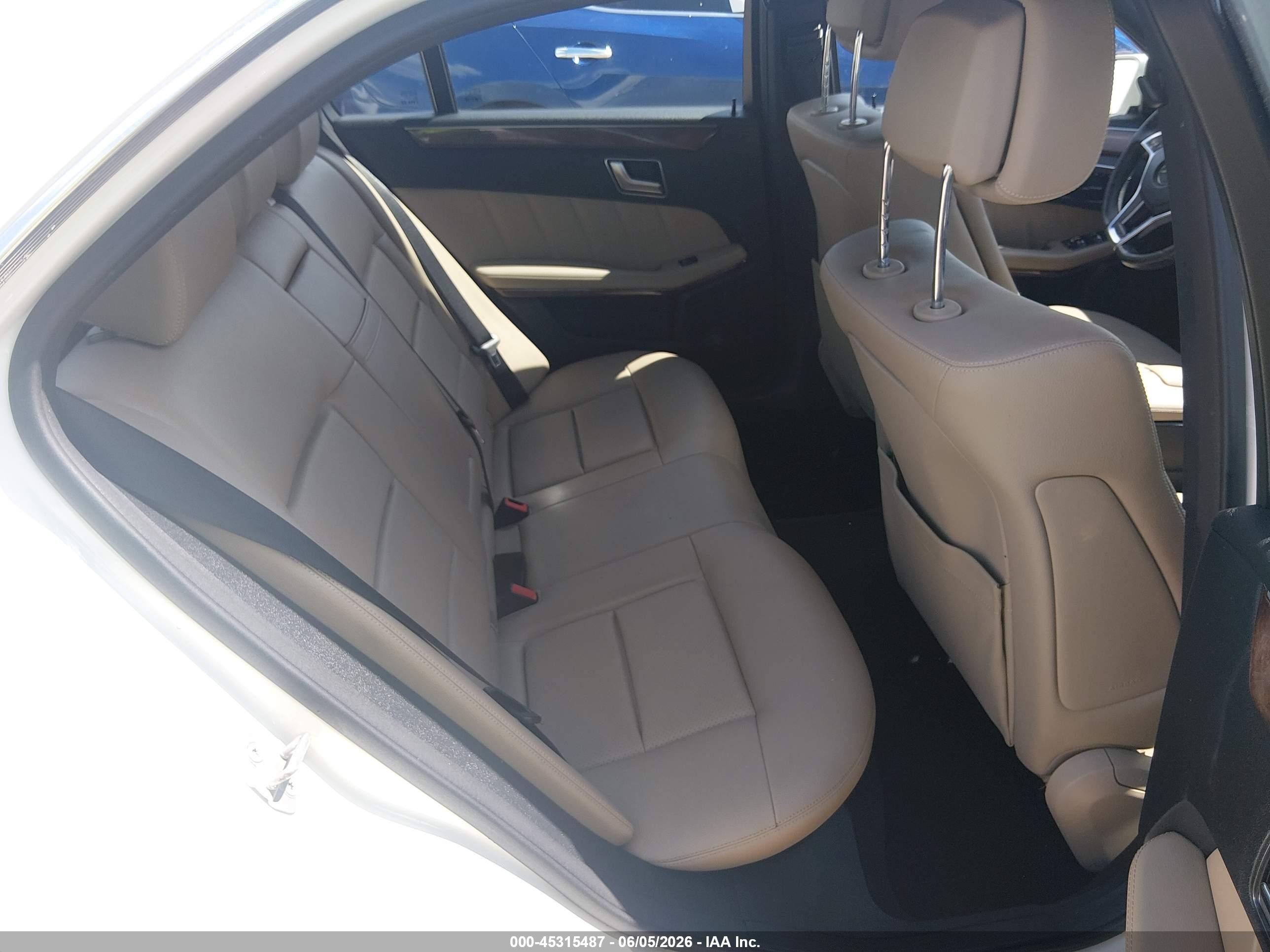 2012 Mercedes-benz E 350 White vin: WDDHF5KB0CA542510