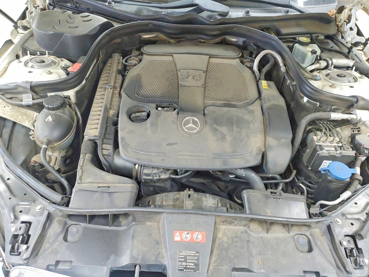 2012 Mercedes-benz E 350 Белый vin: WDDHF5KB0CA559498