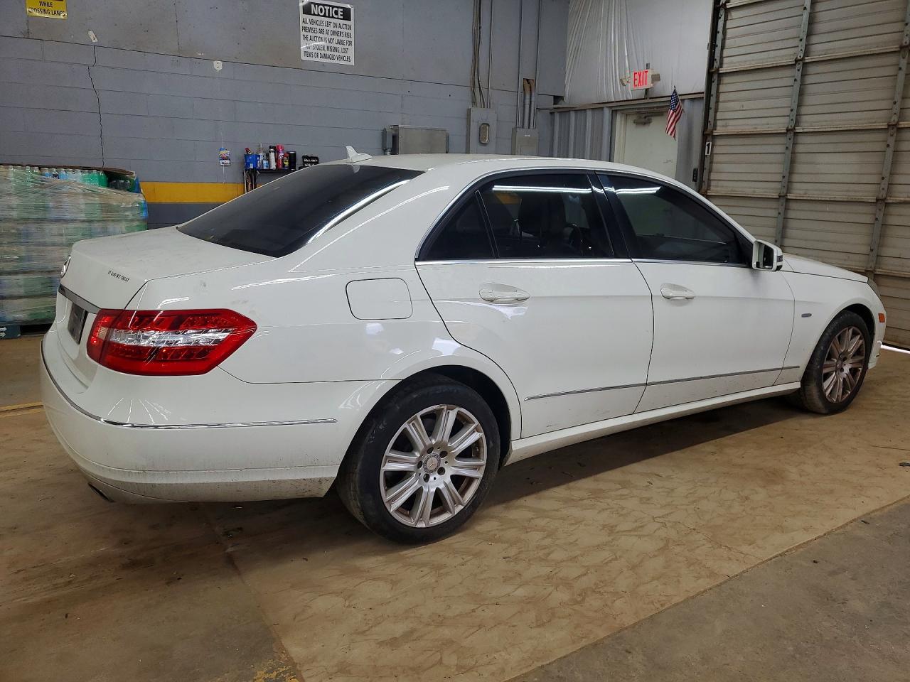2012 Mercedes-benz E 350 Белый vin: WDDHF5KB0CA559498