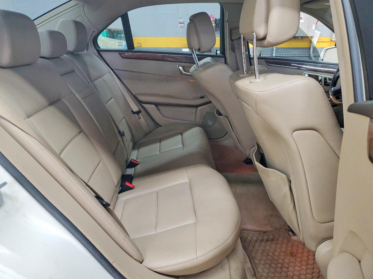 2012 Mercedes-benz E 350 Белый vin: WDDHF5KB0CA559498