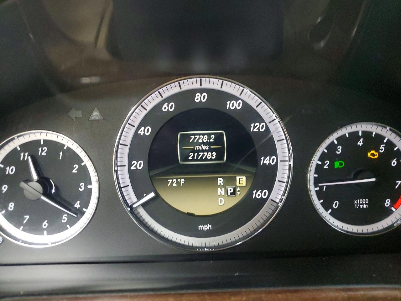 2012 Mercedes-benz E 350 Белый vin: WDDHF5KB0CA559498
