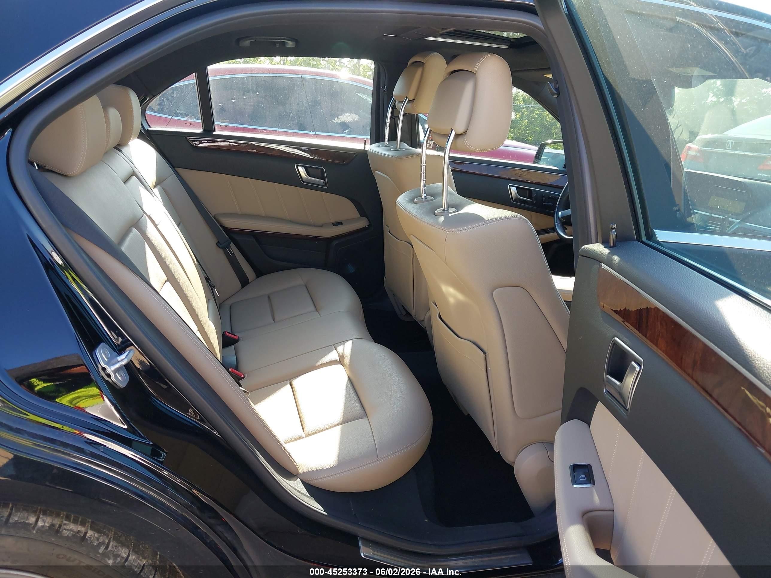 2012 Mercedes-benz E 350   Черный vin: WDDHF5KB0CA583784