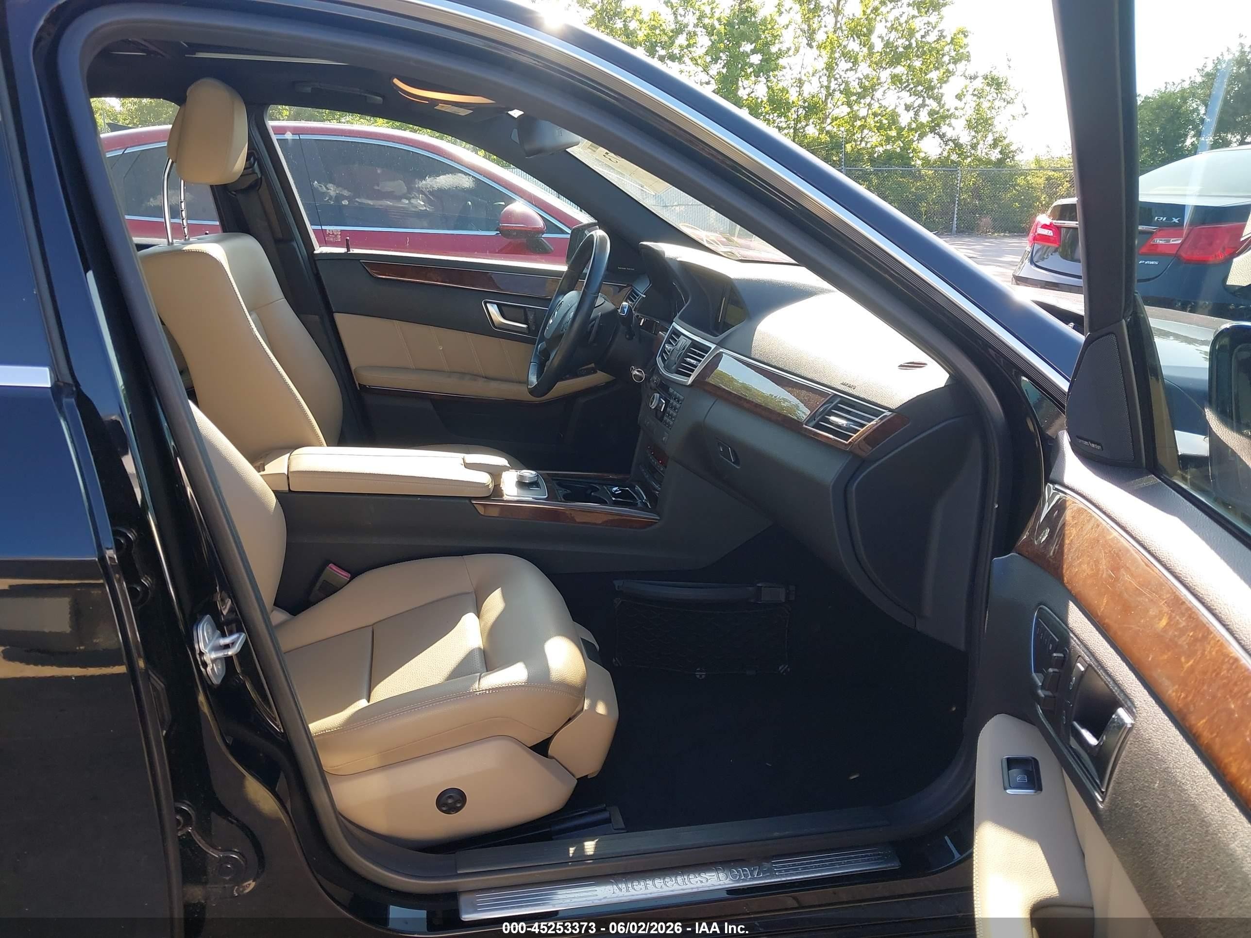 2012 Mercedes-benz E 350   Черный vin: WDDHF5KB0CA583784