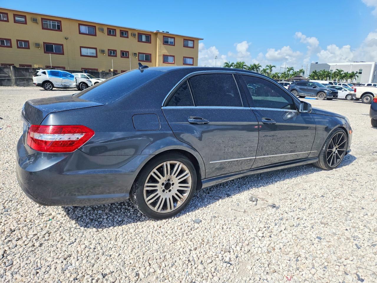 2013 Mercedes-benz E 350 Gray vin: WDDHF5KB0DA754471