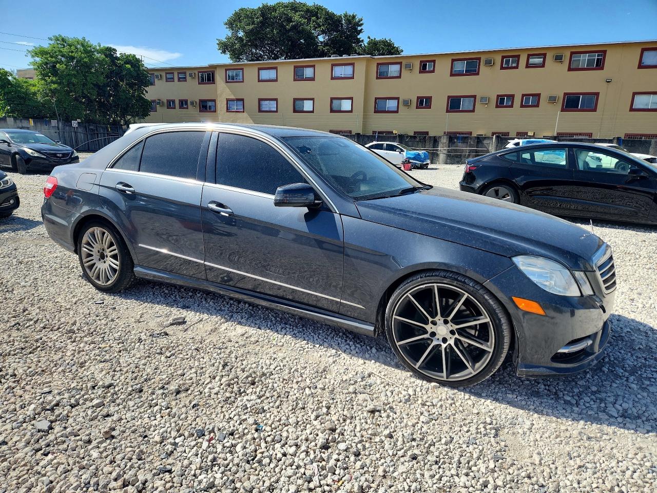 2013 Mercedes-benz E 350 Gray vin: WDDHF5KB0DA754471