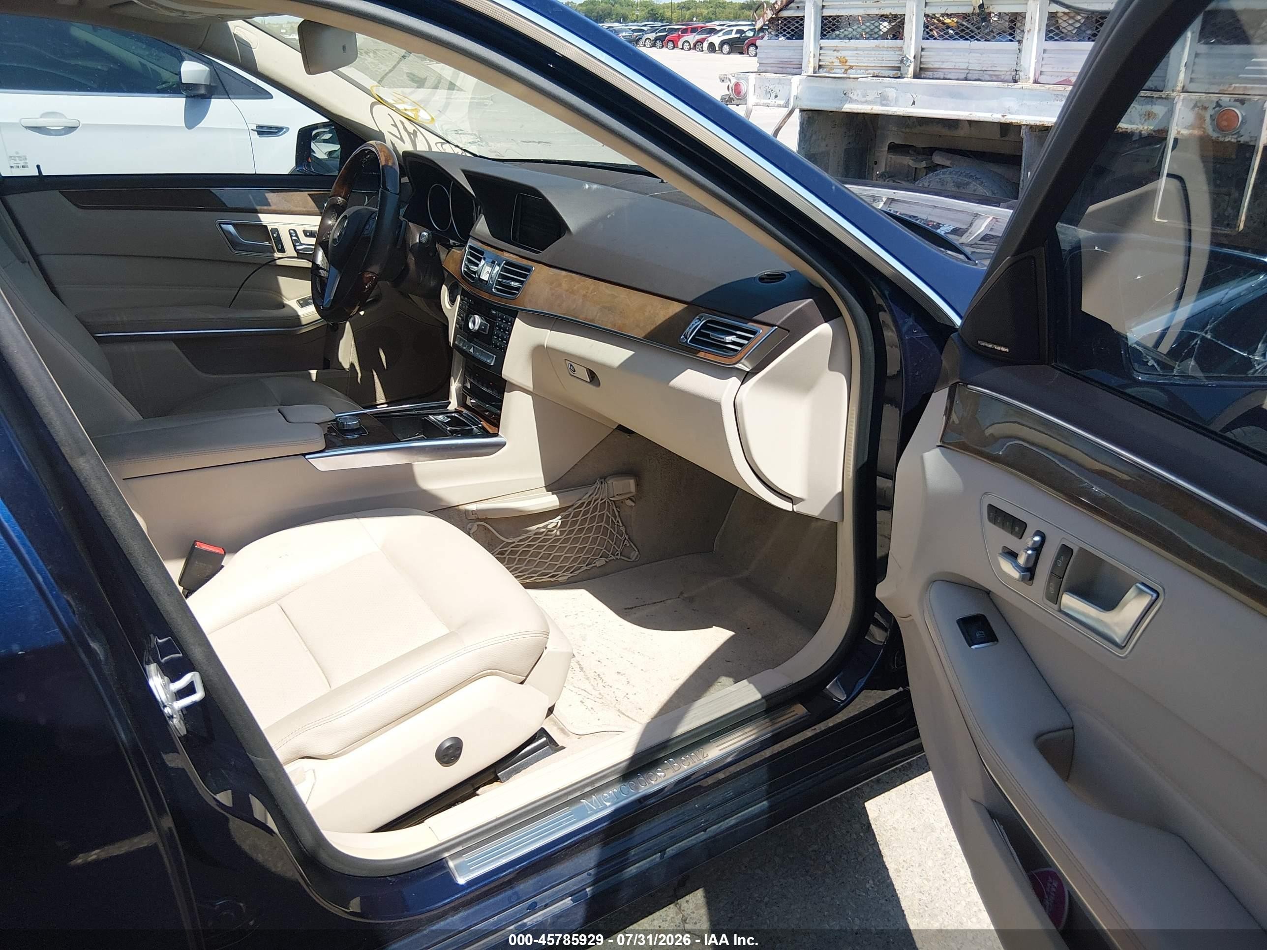 2014 Mercedes-benz E 350   Blue vin: WDDHF5KB0EA781266