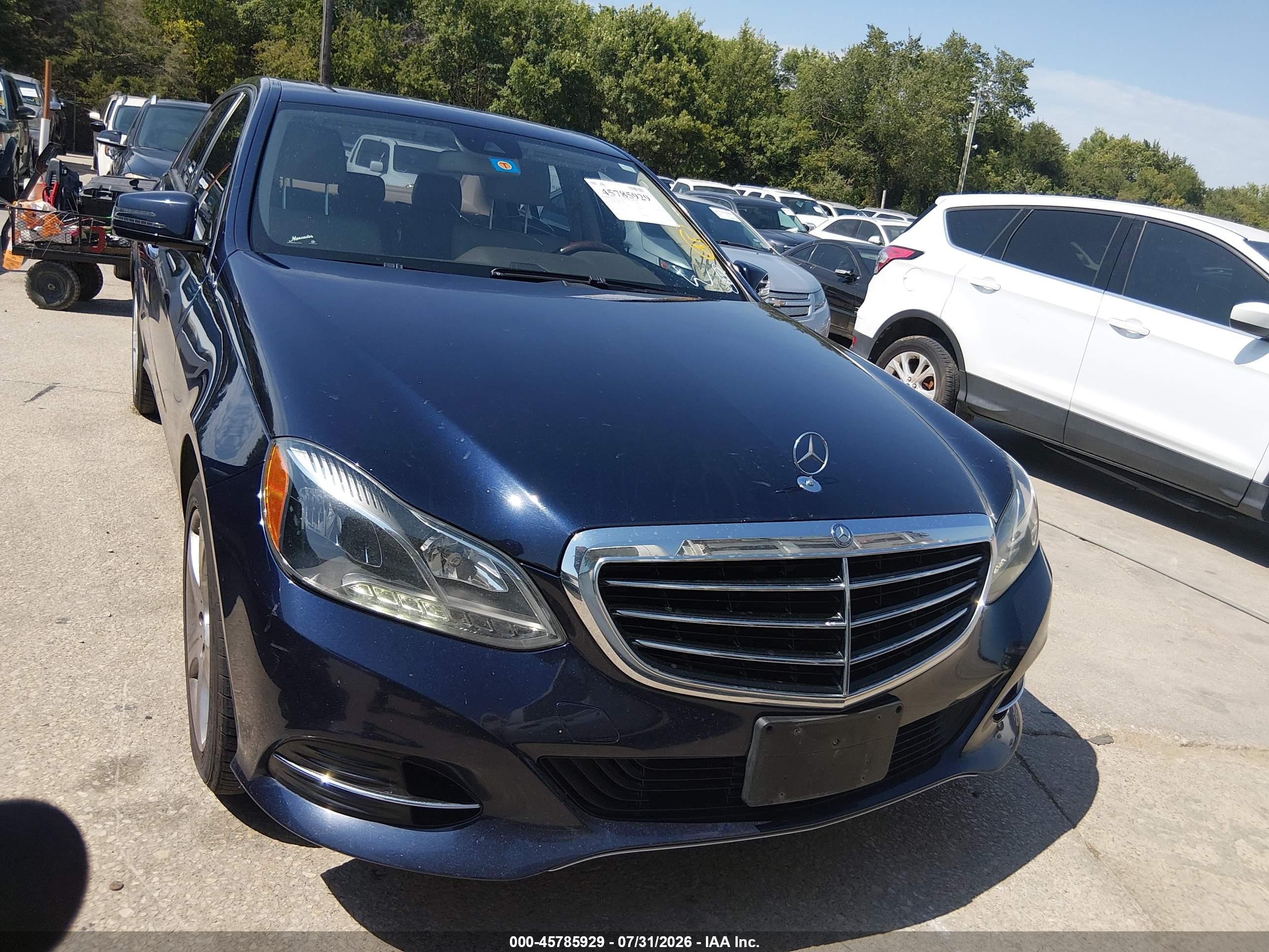 2014 Mercedes-benz E 350   Blue vin: WDDHF5KB0EA781266