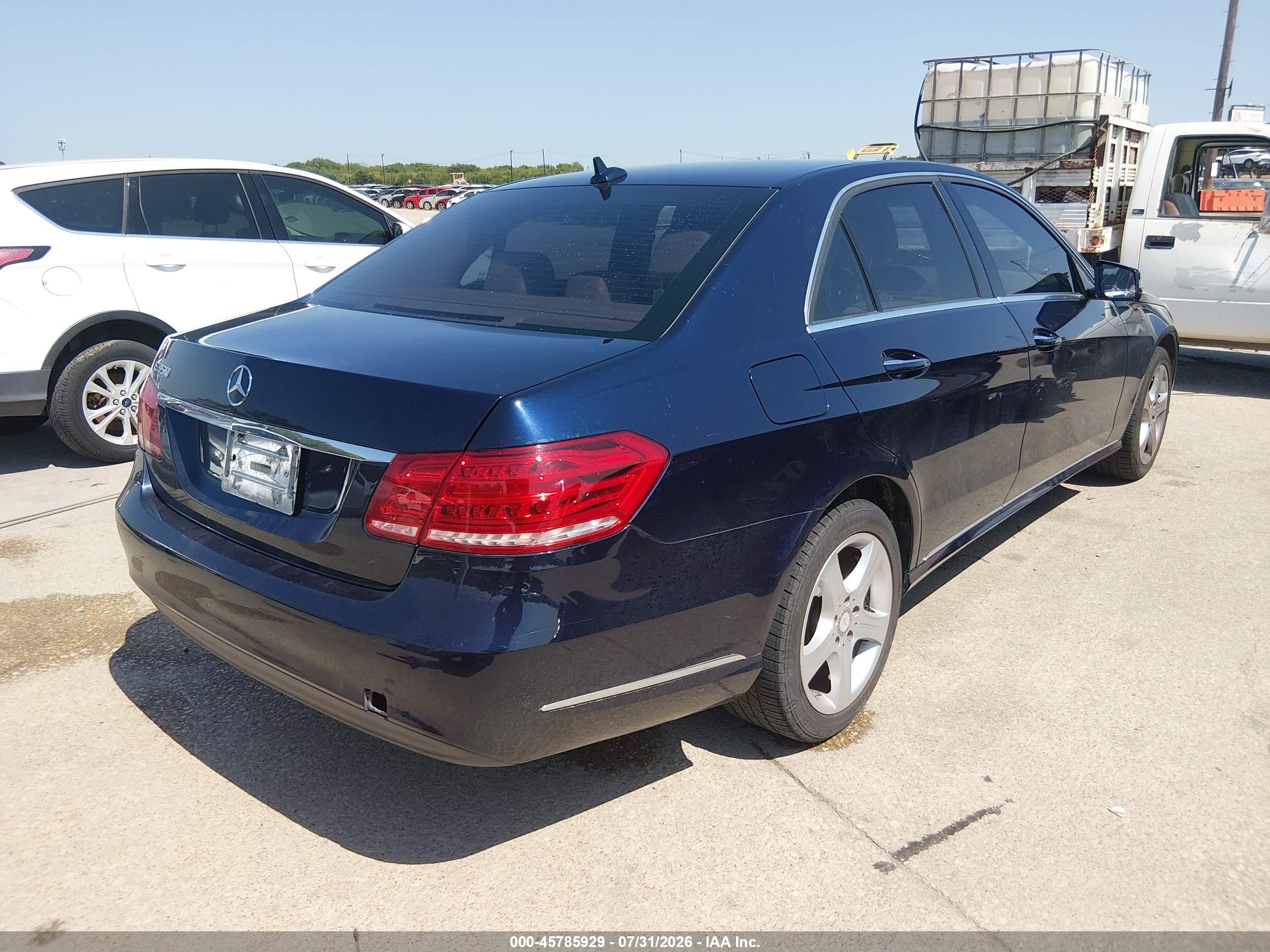 2014 Mercedes-benz E 350   Blue vin: WDDHF5KB0EA781266