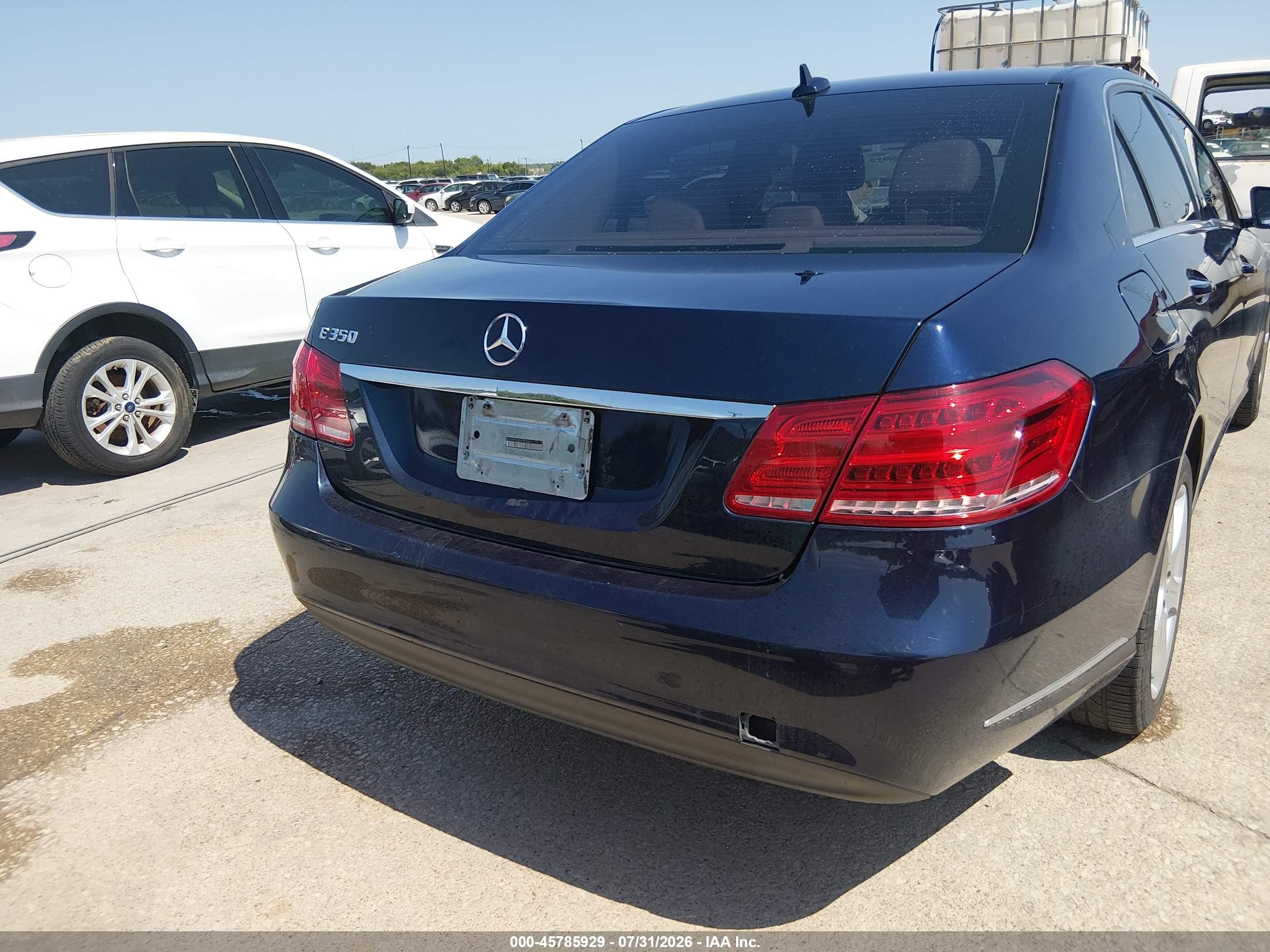 2014 Mercedes-benz E 350   Blue vin: WDDHF5KB0EA781266