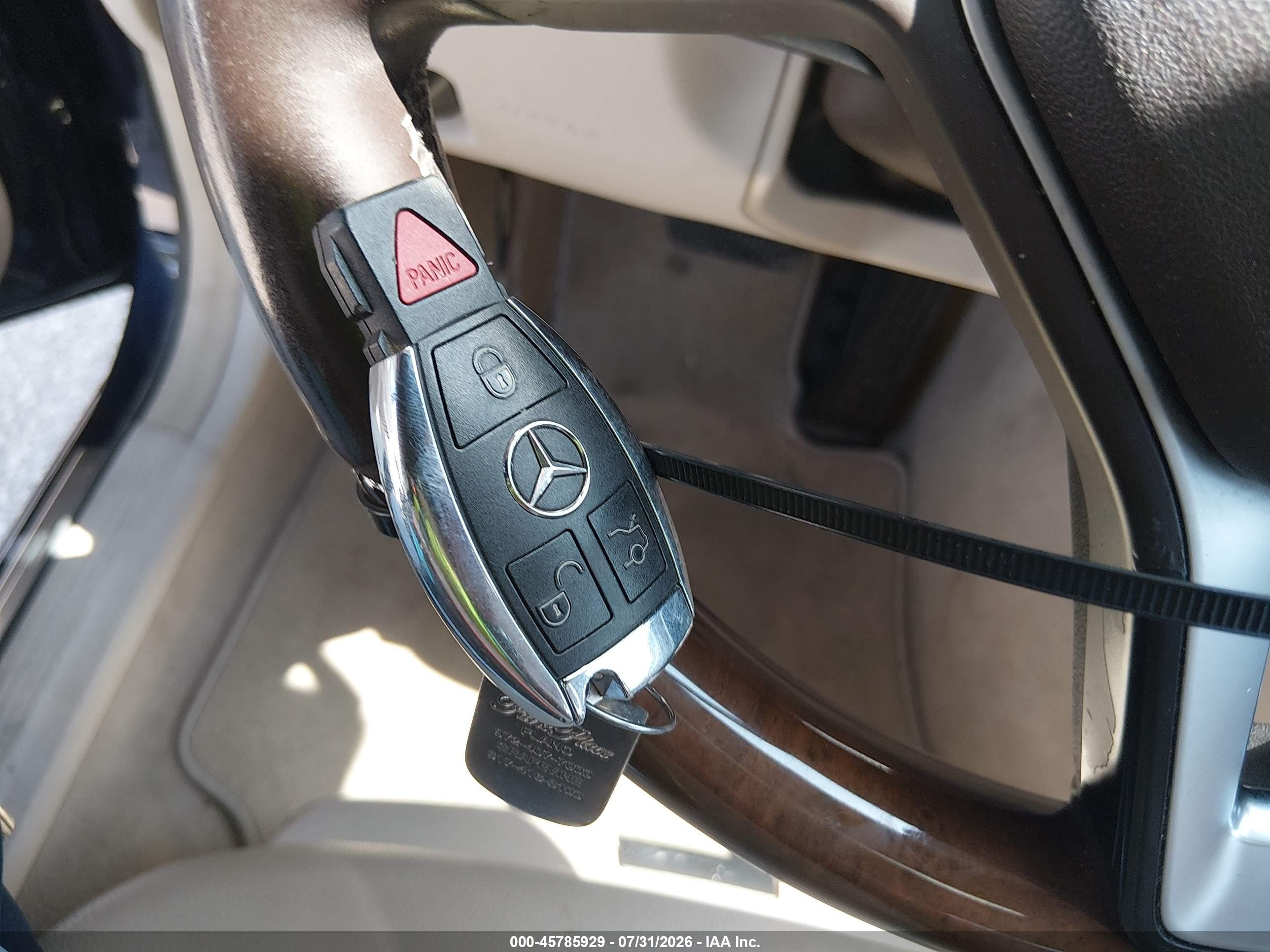 2014 Mercedes-benz E 350   Blue vin: WDDHF5KB0EA781266