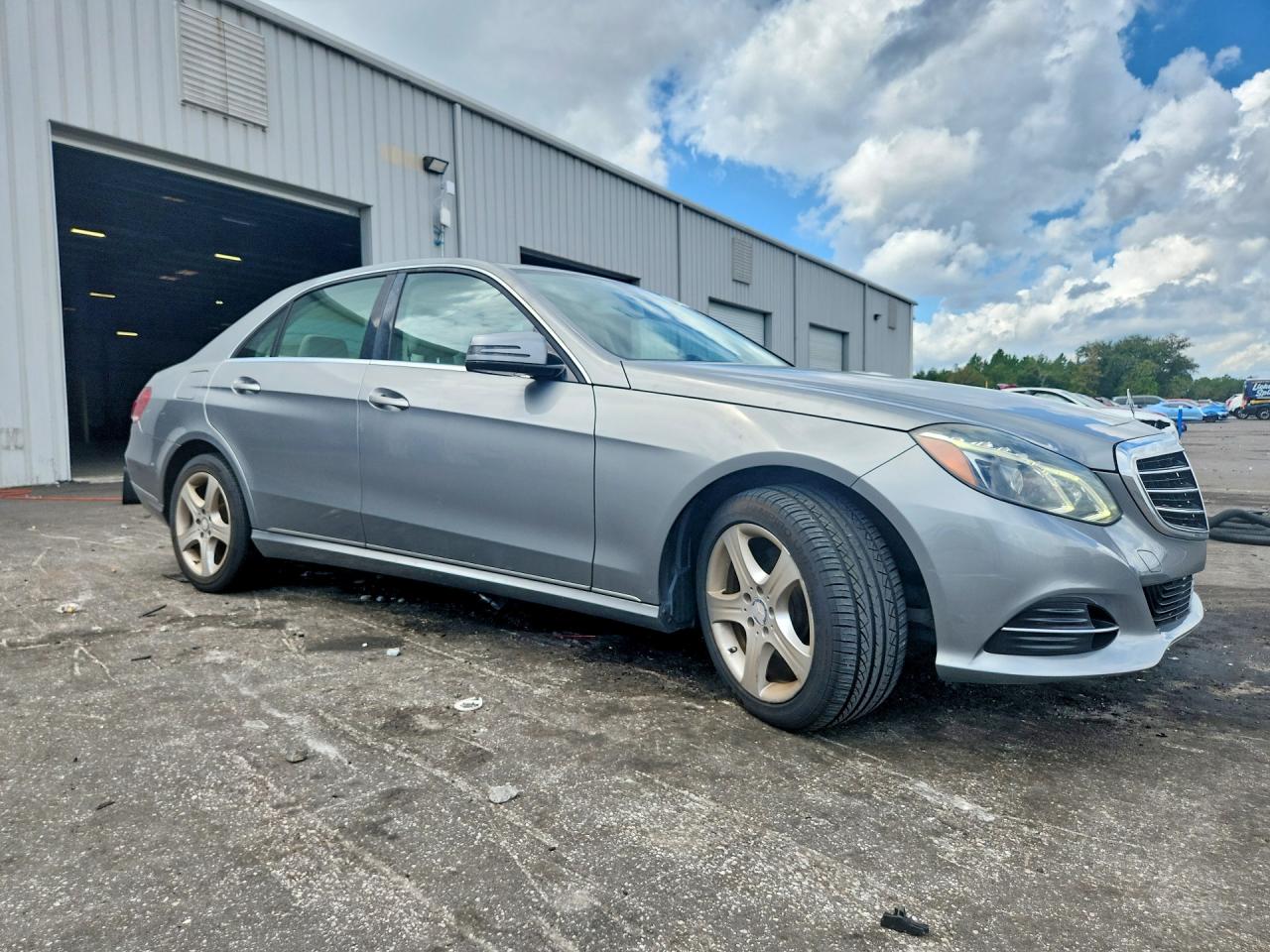 2014 Mercedes-benz E 350 Silver vin: WDDHF5KB0EA813410