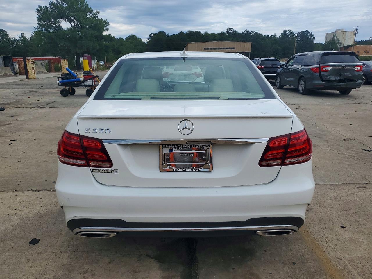 2014 Mercedes-benz E 350 White vin: WDDHF5KB0EA881044