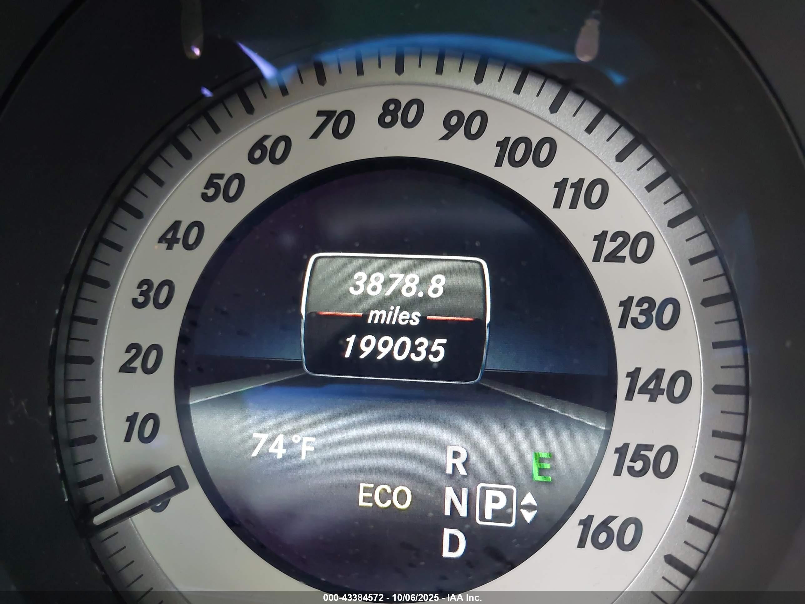 2014 Mercedes-benz E 350   Dark Blue vin: WDDHF5KB0EA889239